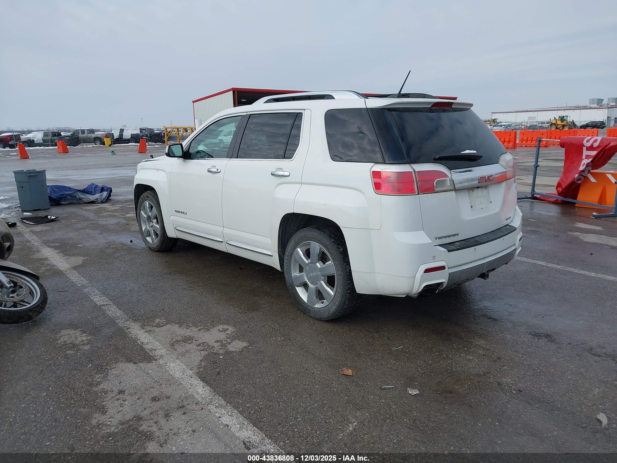 GMC TERRAIN image 3