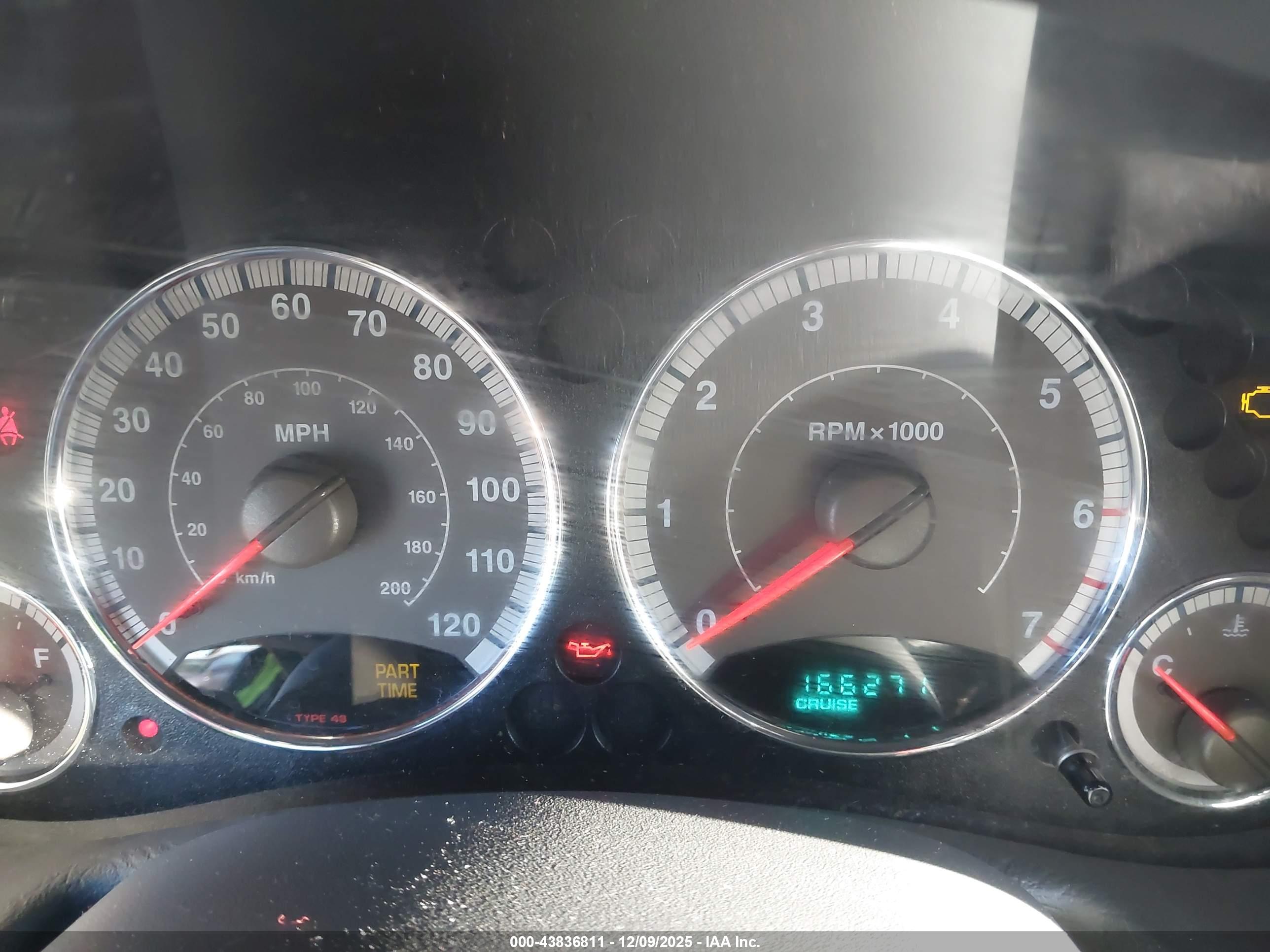 JEEP LIBERTY image 7