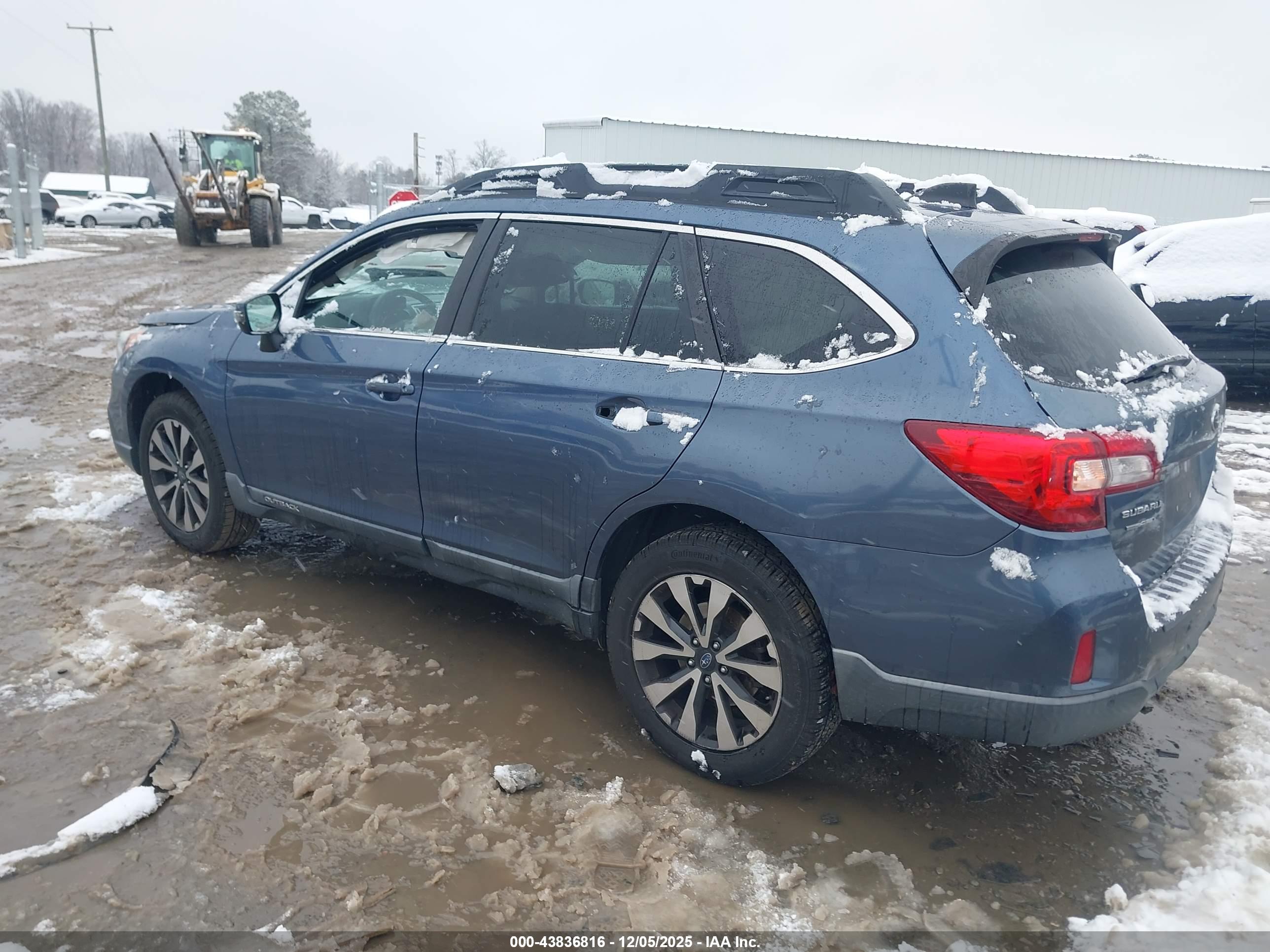 SUBARU OUTBACK image 3