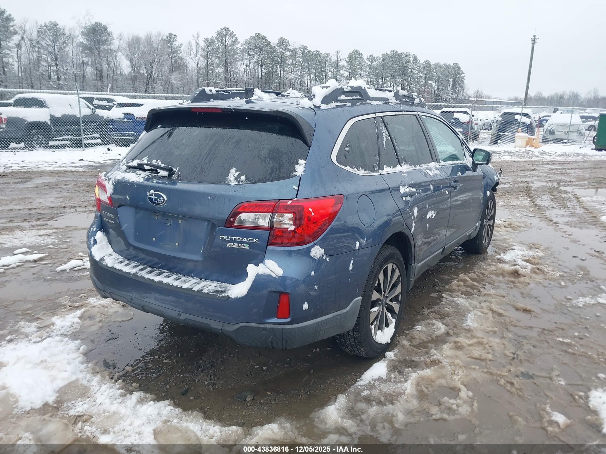 SUBARU OUTBACK image 4