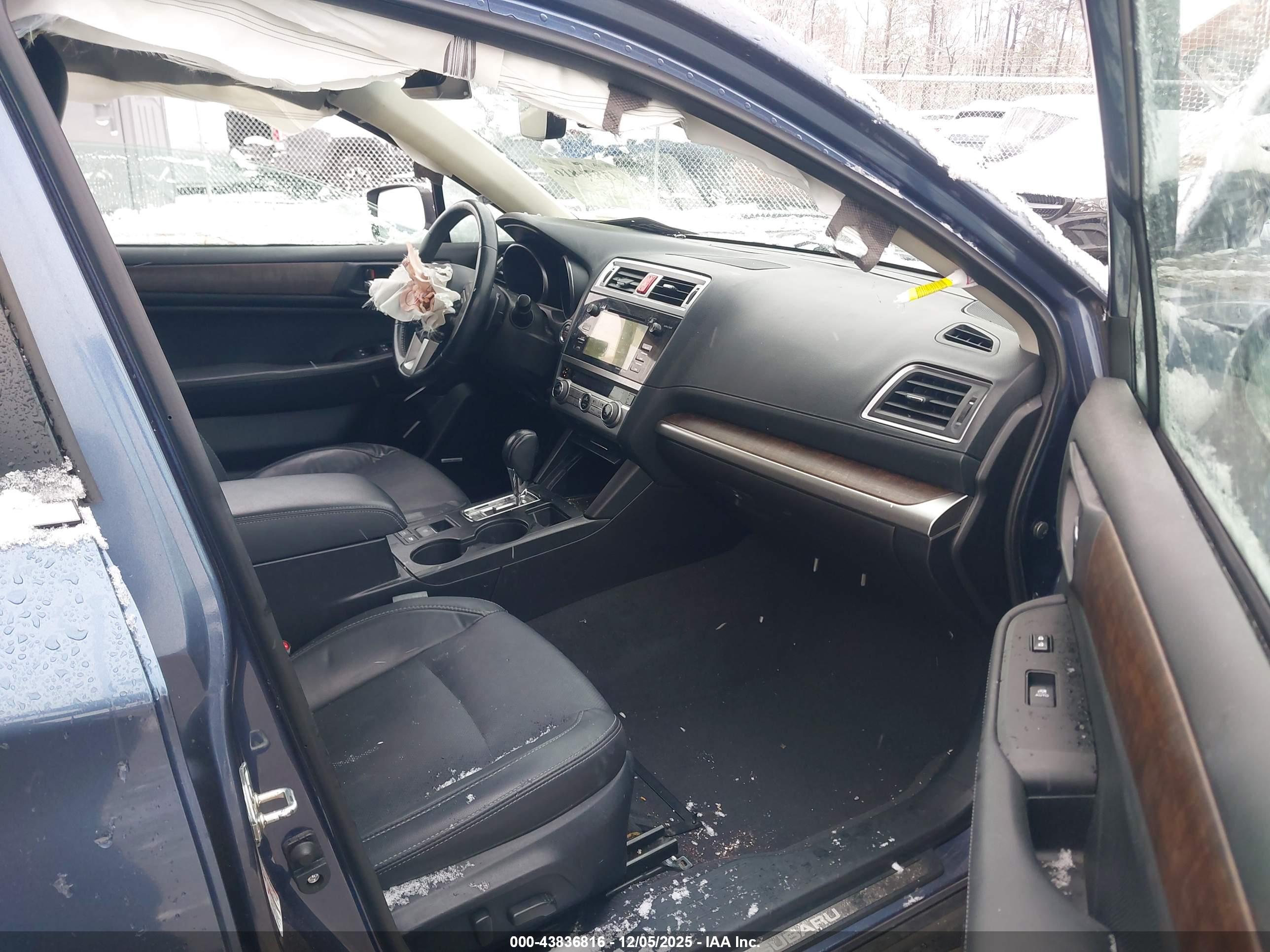 SUBARU OUTBACK image 5