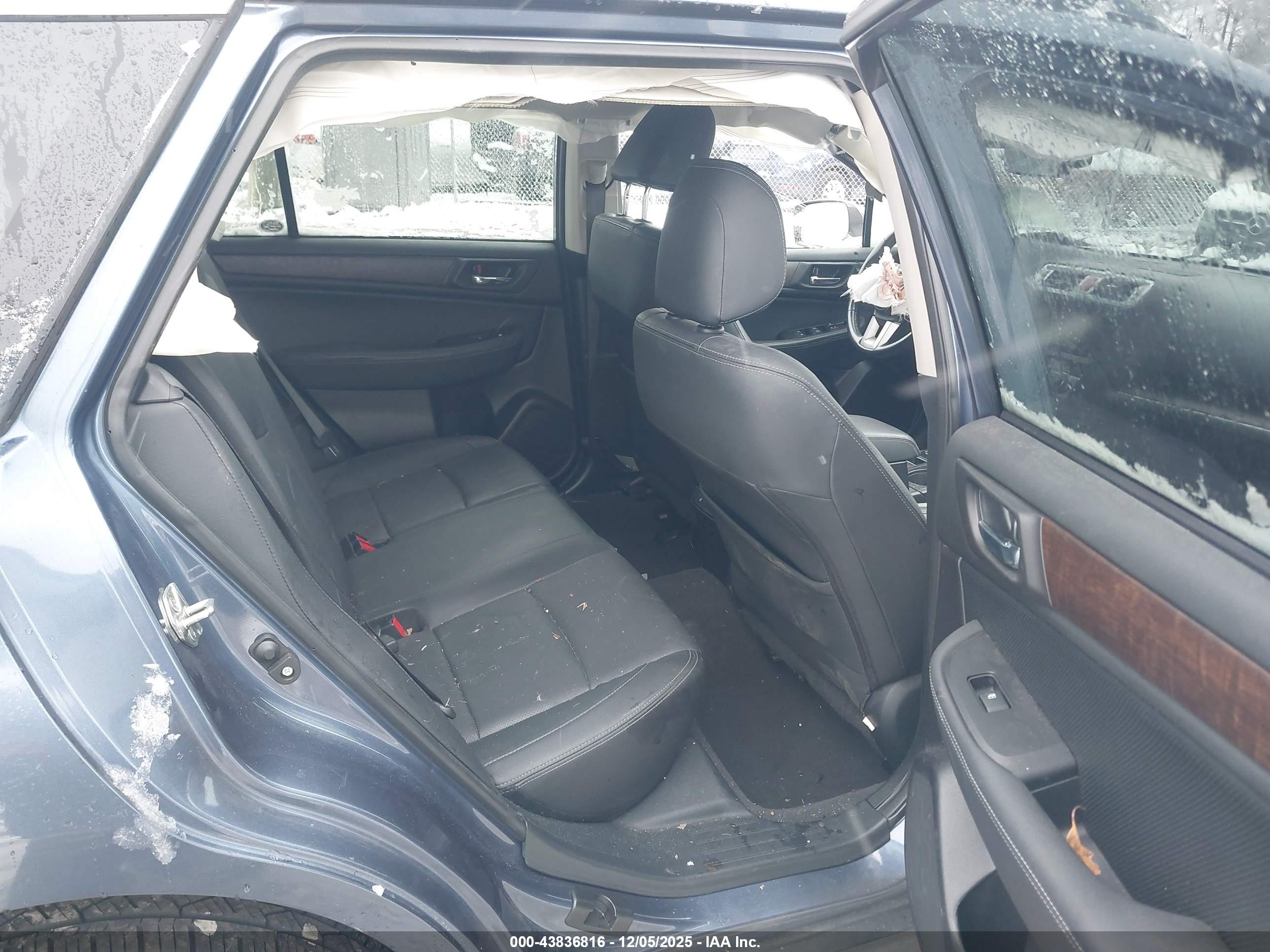 SUBARU OUTBACK image 8