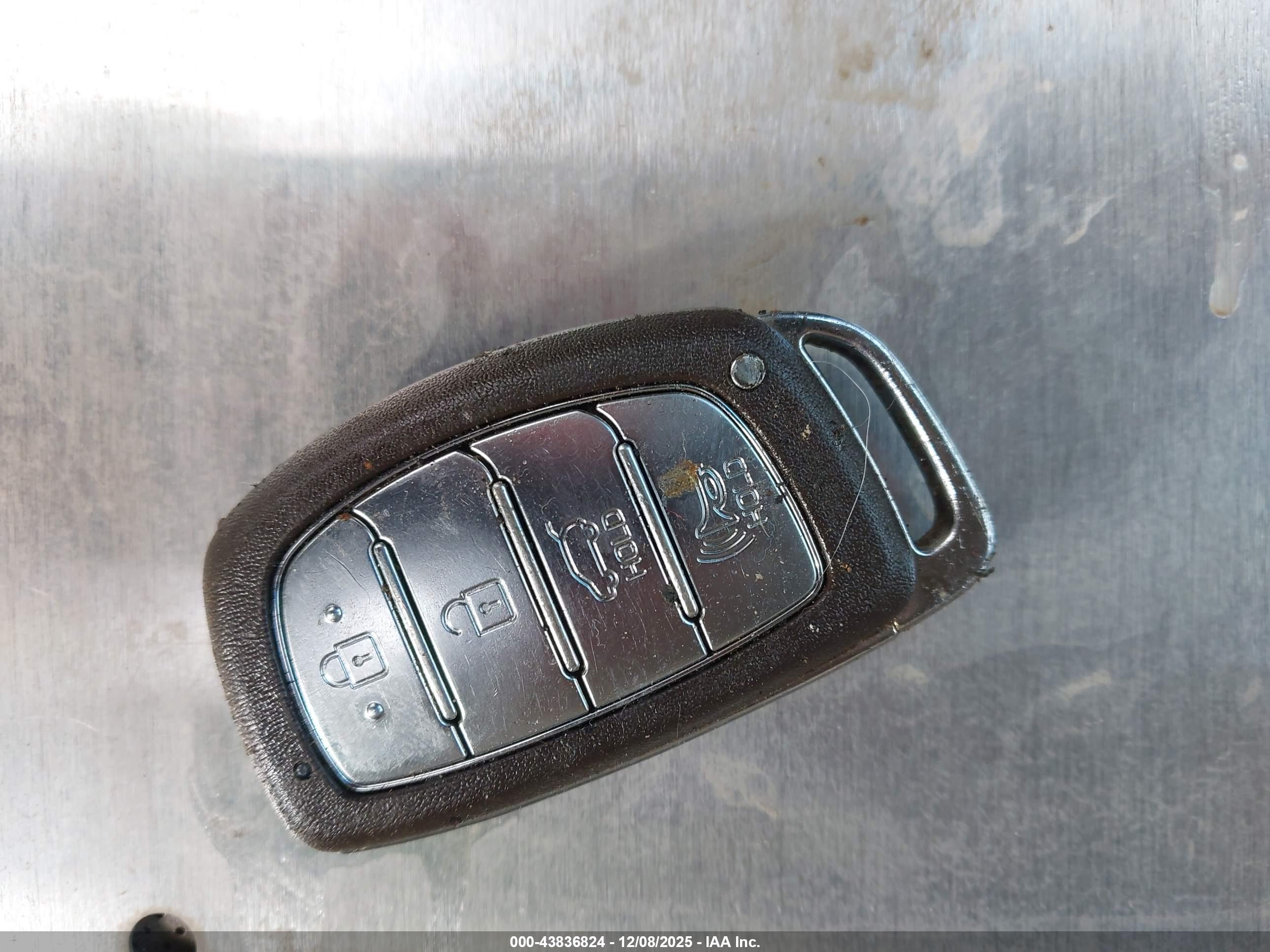 HYUNDAI TUCSON image 11