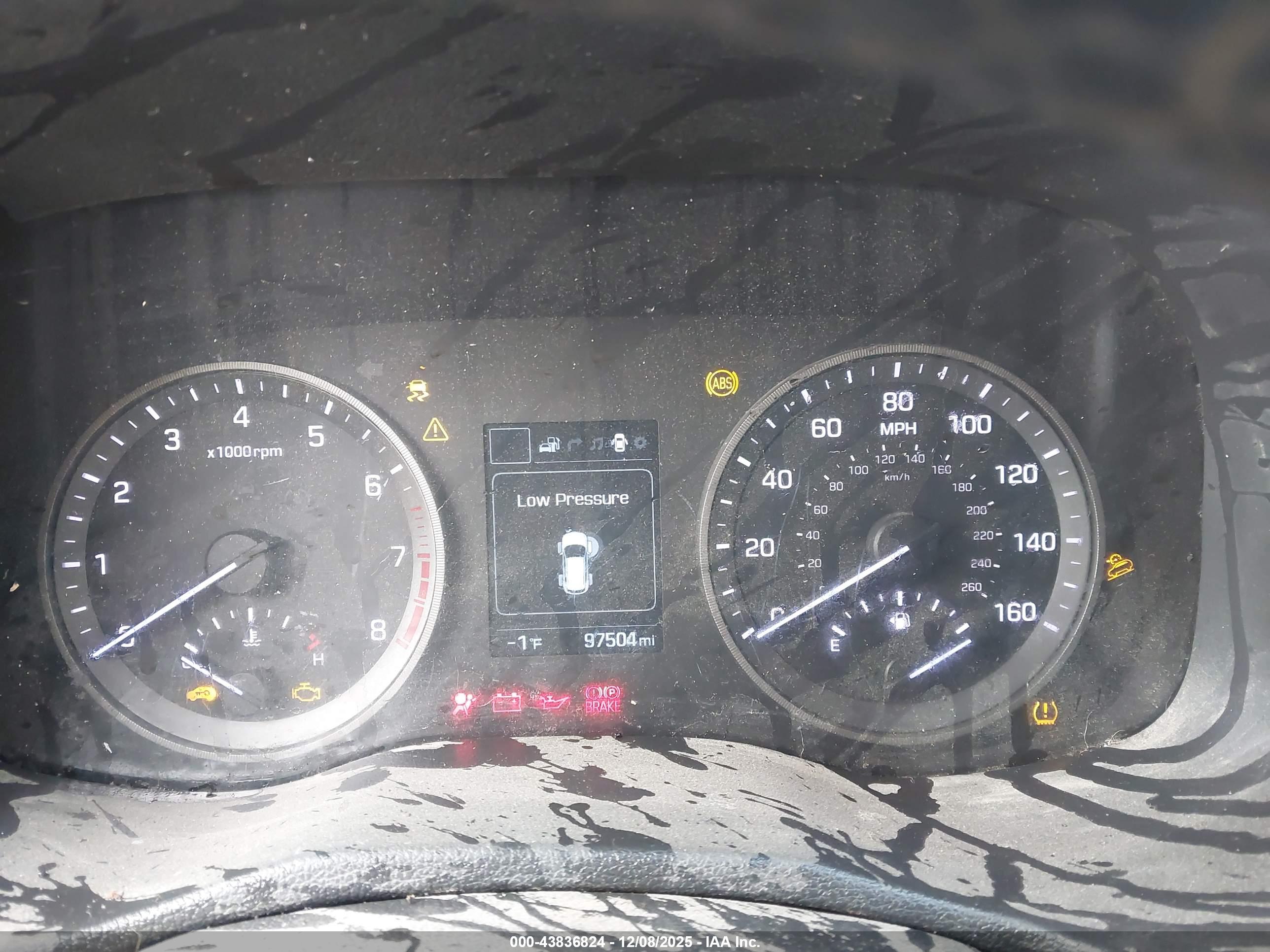 HYUNDAI TUCSON image 7