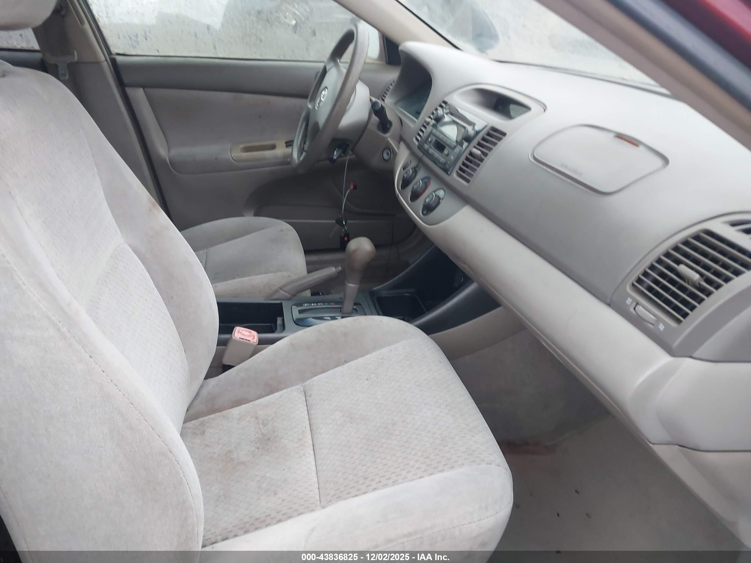 TOYOTA CAMRY image 5