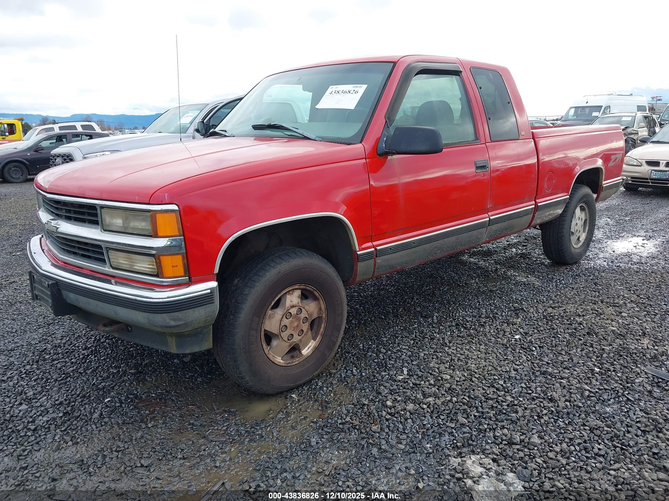 CHEVROLET K1500 image 2