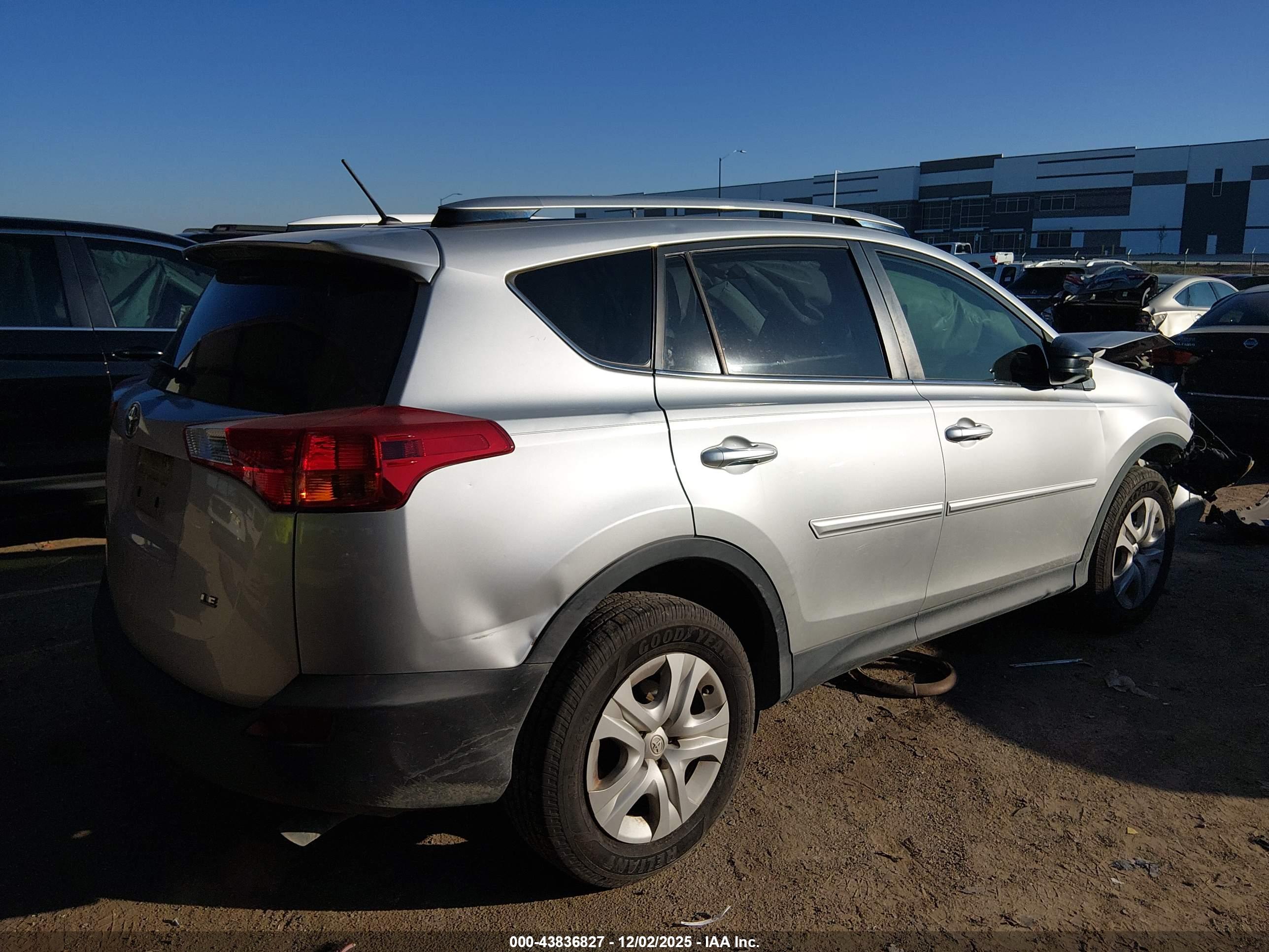 TOYOTA RAV4 image 4