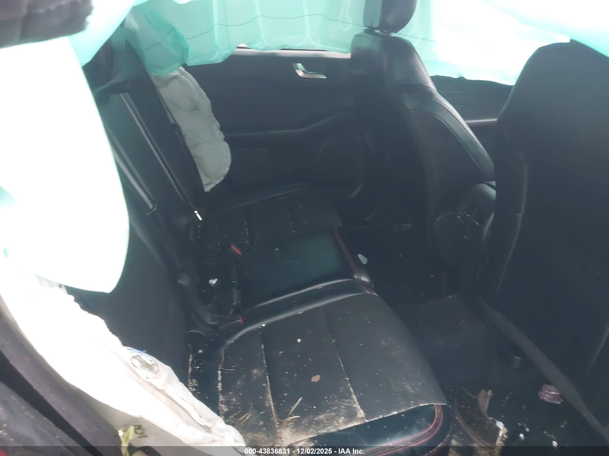 FORD ESCAPE image 8