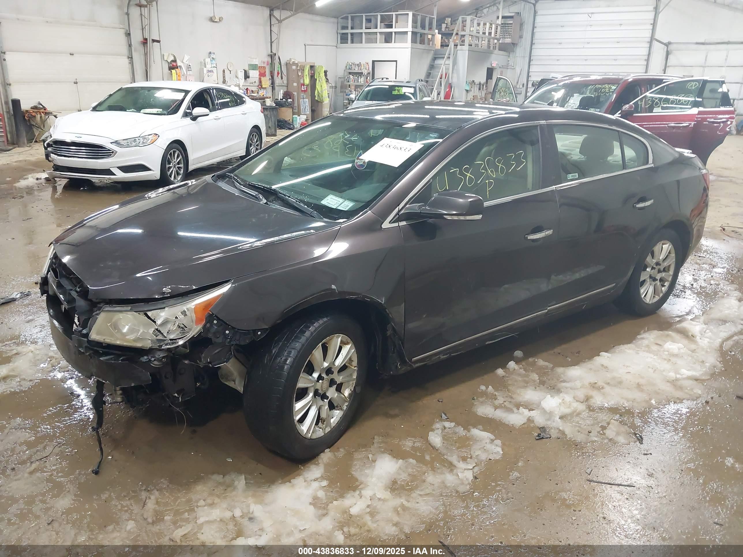 BUICK LACROSSE image 2