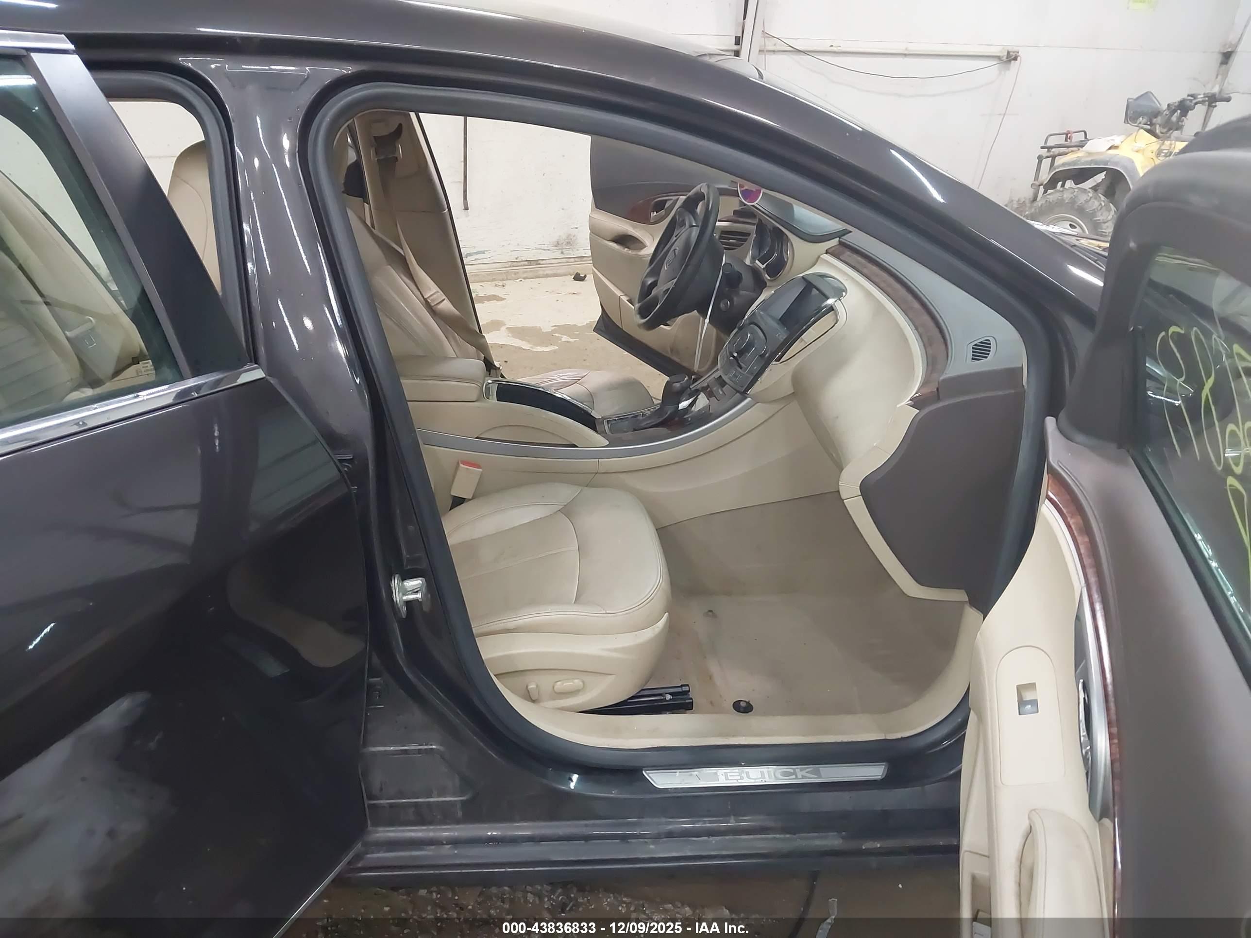 BUICK LACROSSE image 5