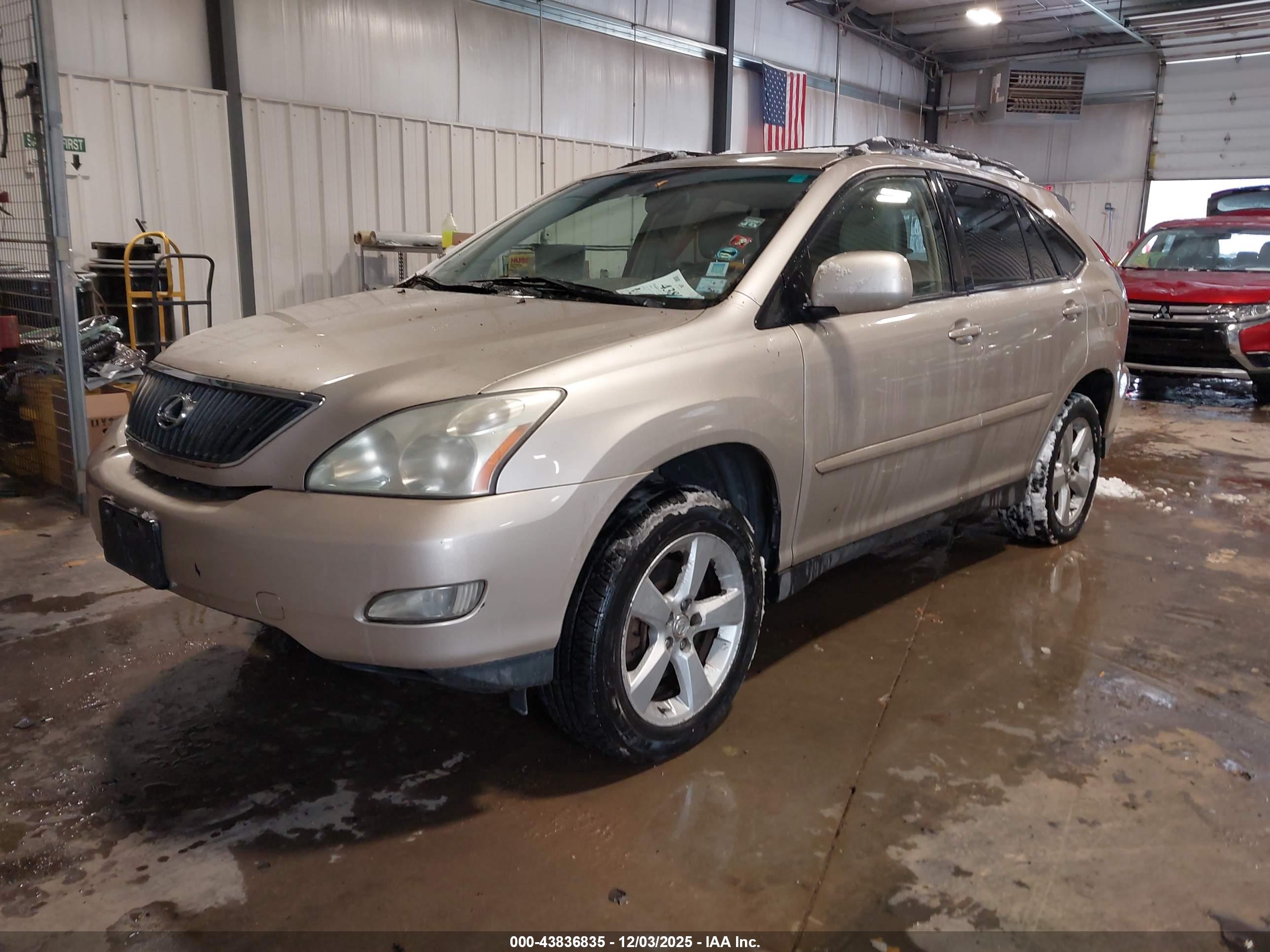 LEXUS RX image 2