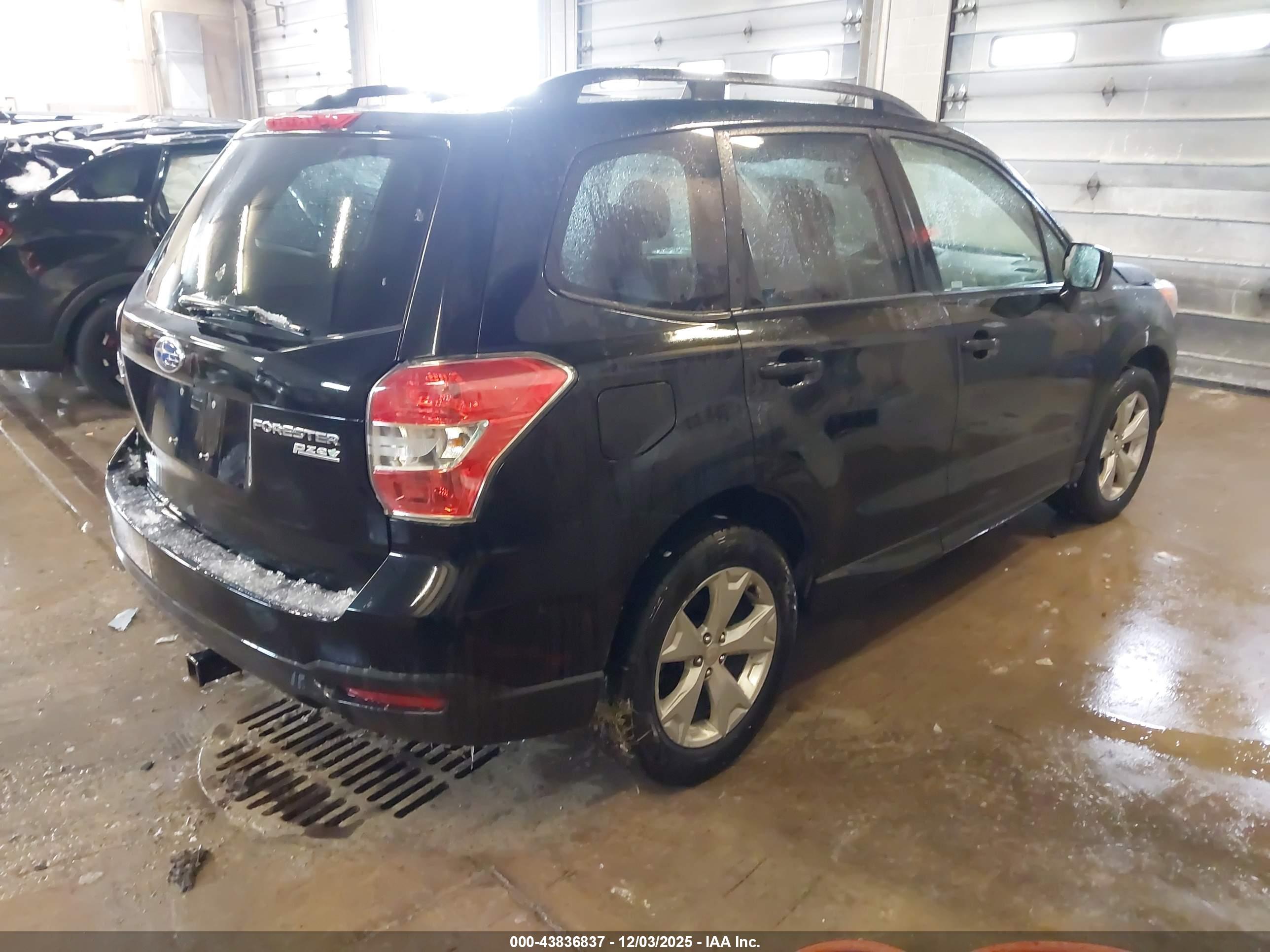SUBARU FORESTER image 4