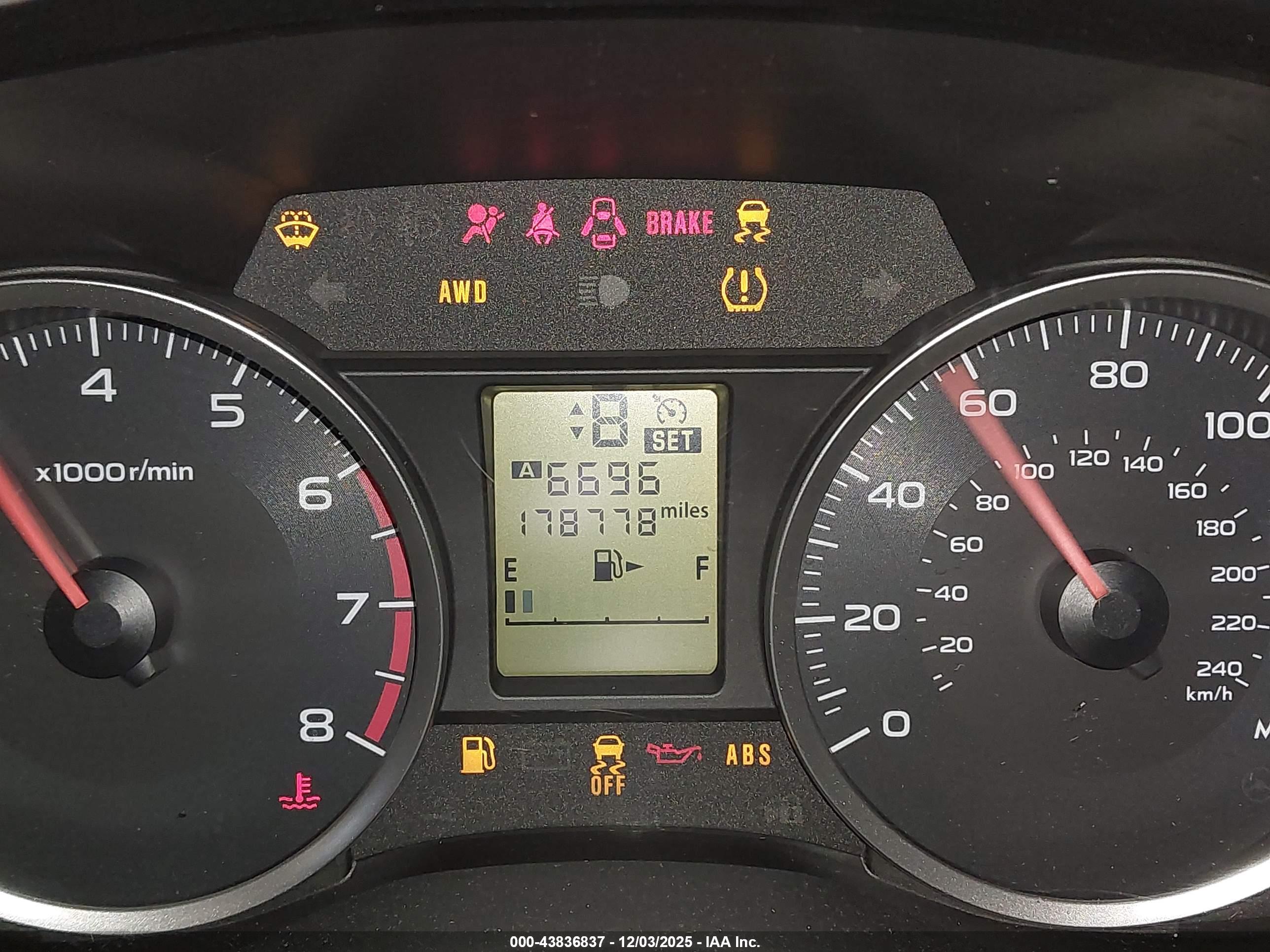 SUBARU FORESTER image 7