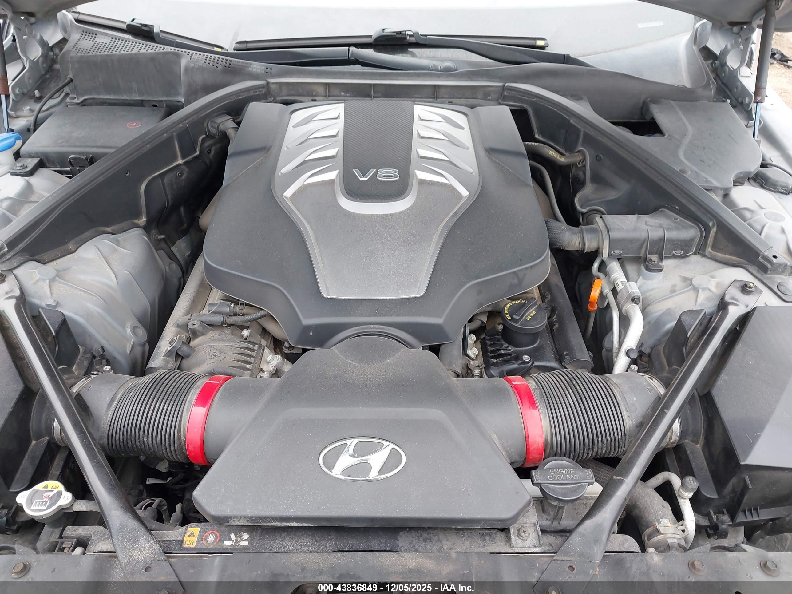 HYUNDAI GENESIS image 10