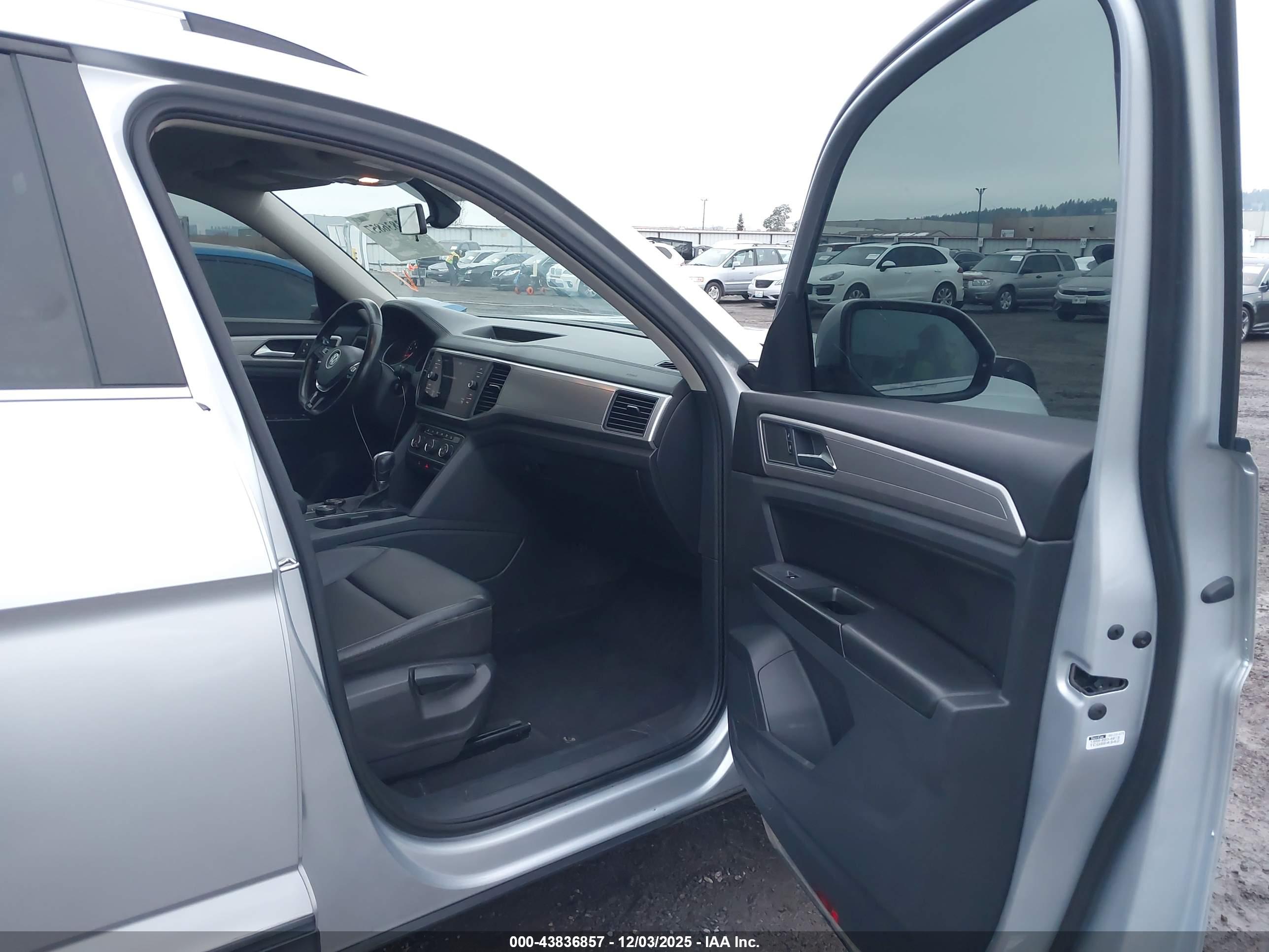 VOLKSWAGEN ATLAS image 5