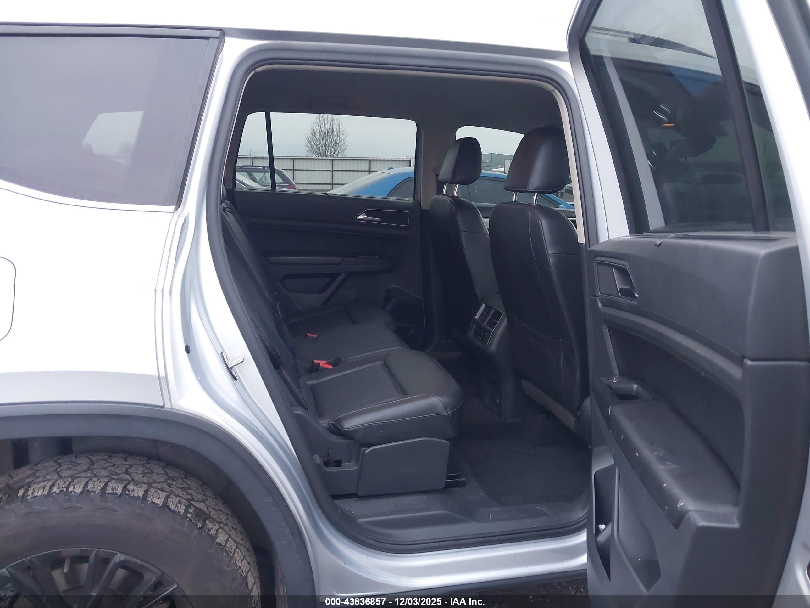 VOLKSWAGEN ATLAS image 8