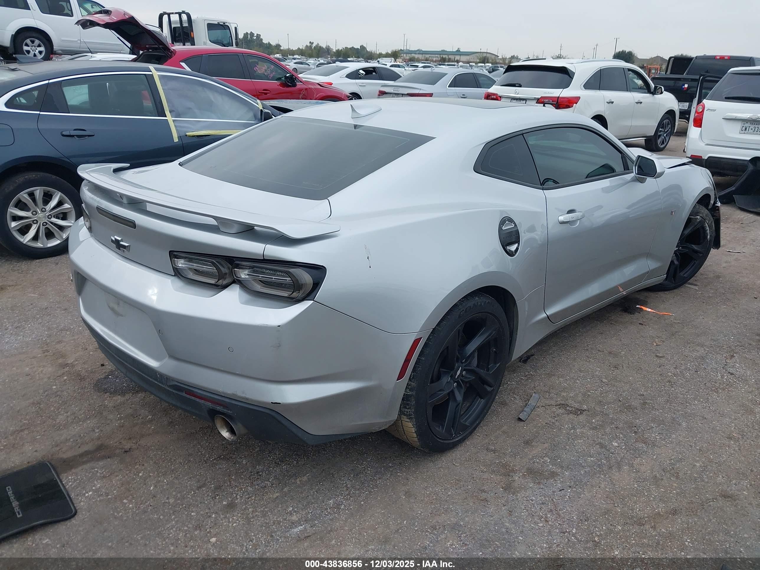 CHEVROLET CAMARO image 4