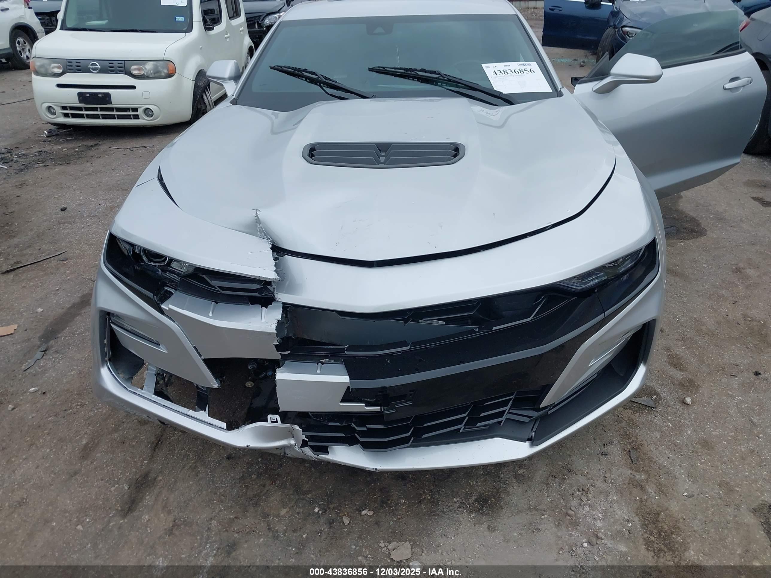 CHEVROLET CAMARO image 6