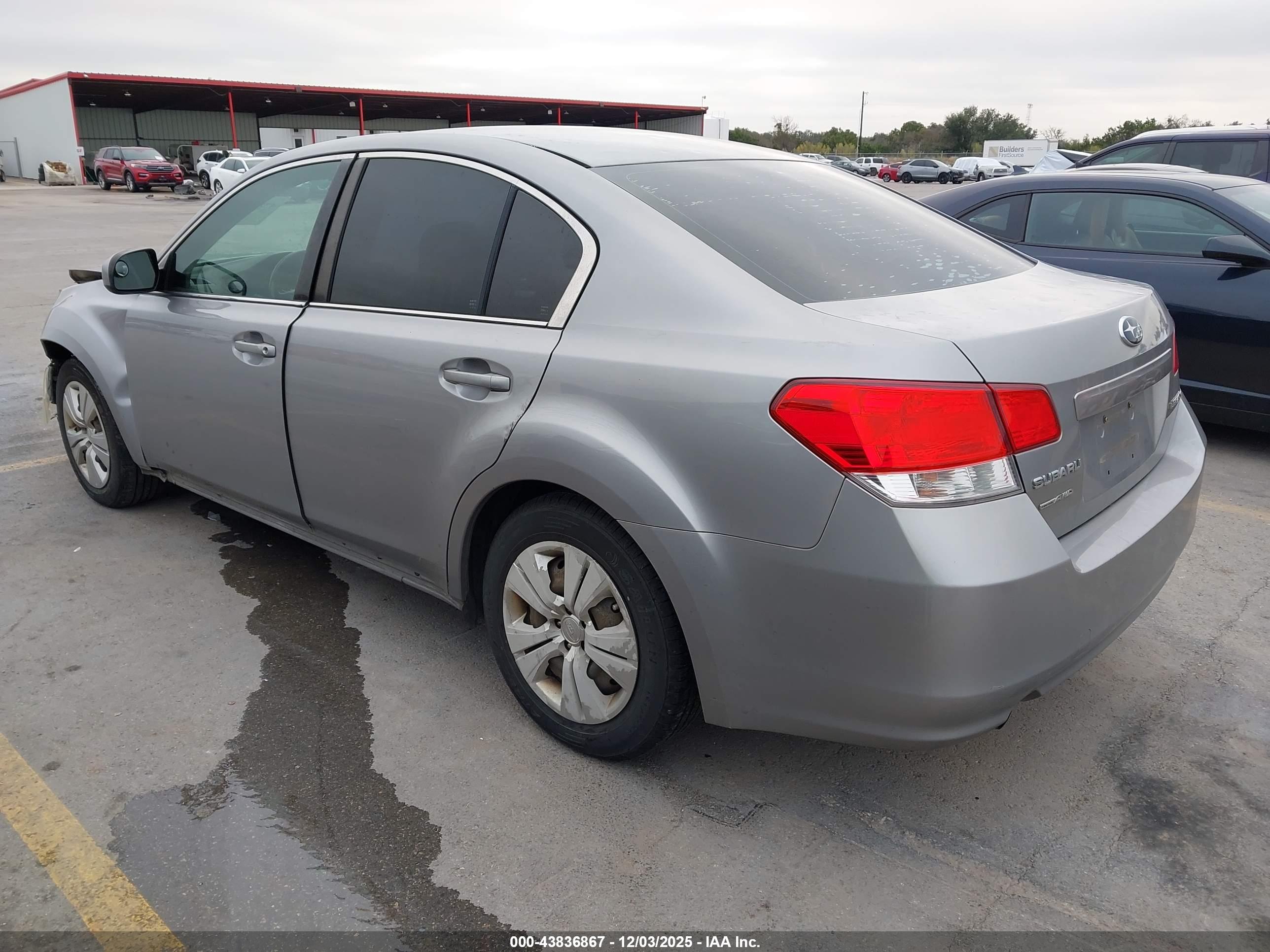 SUBARU LEGACY image 3