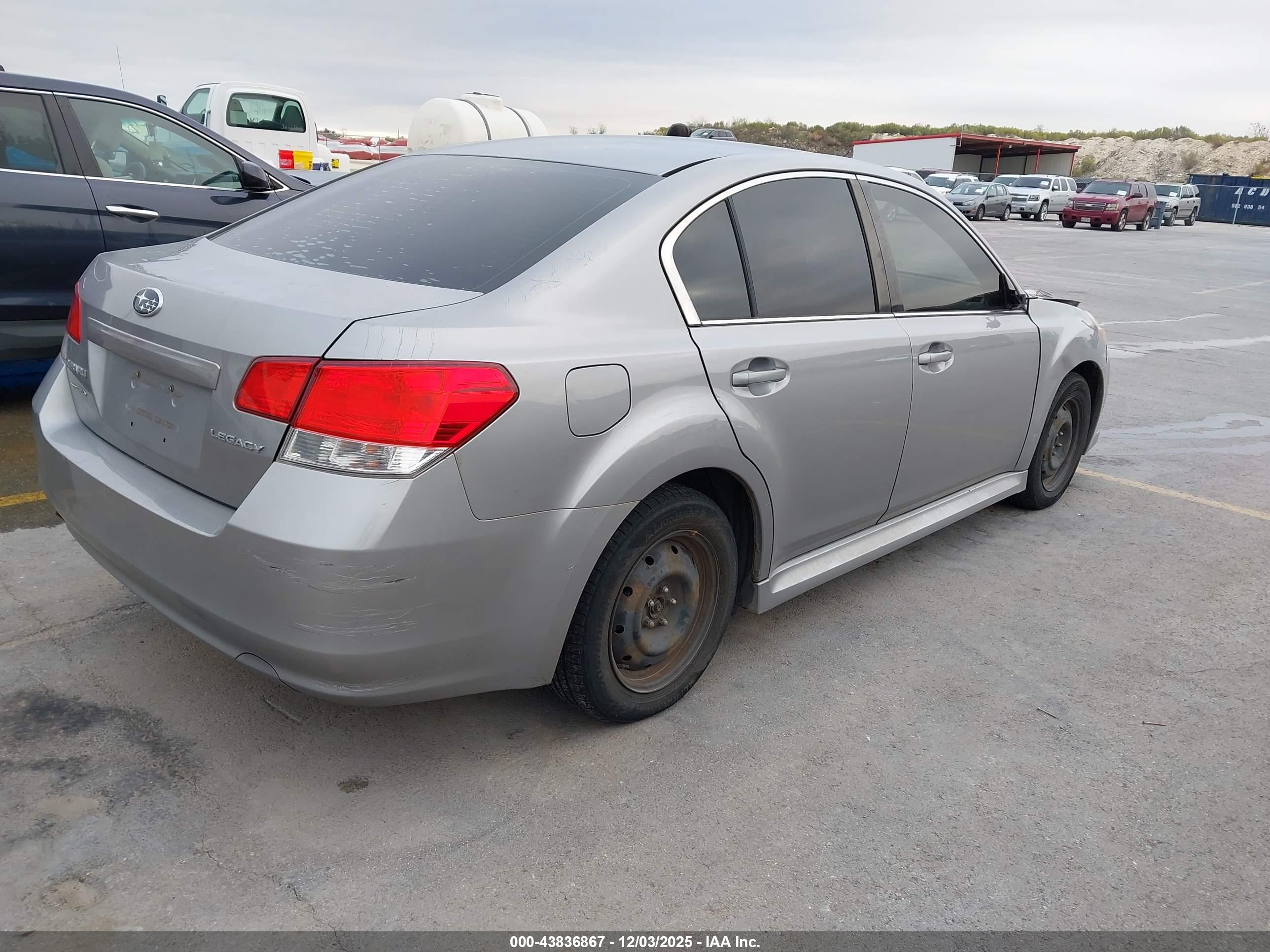 SUBARU LEGACY image 4