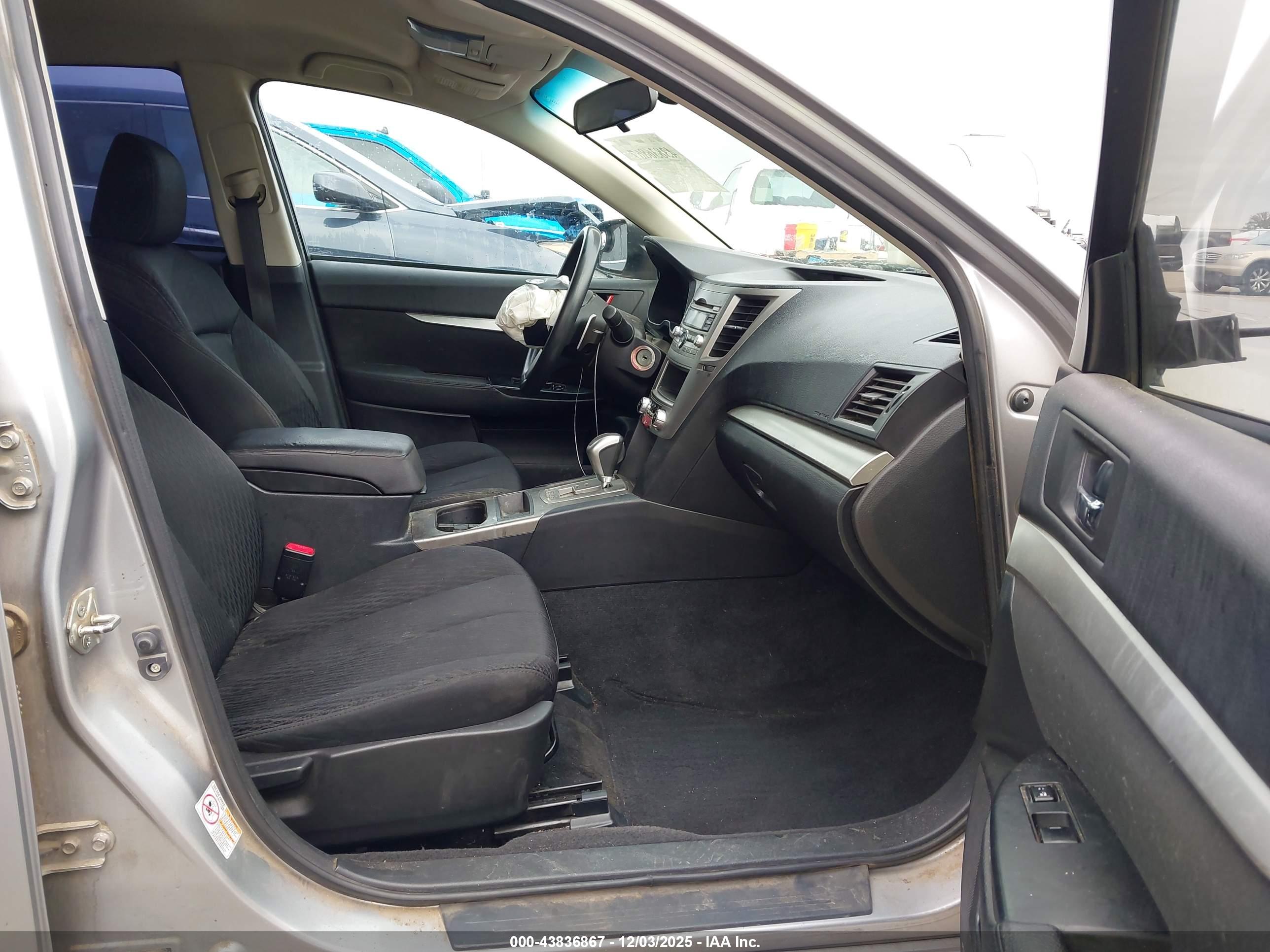 SUBARU LEGACY image 5