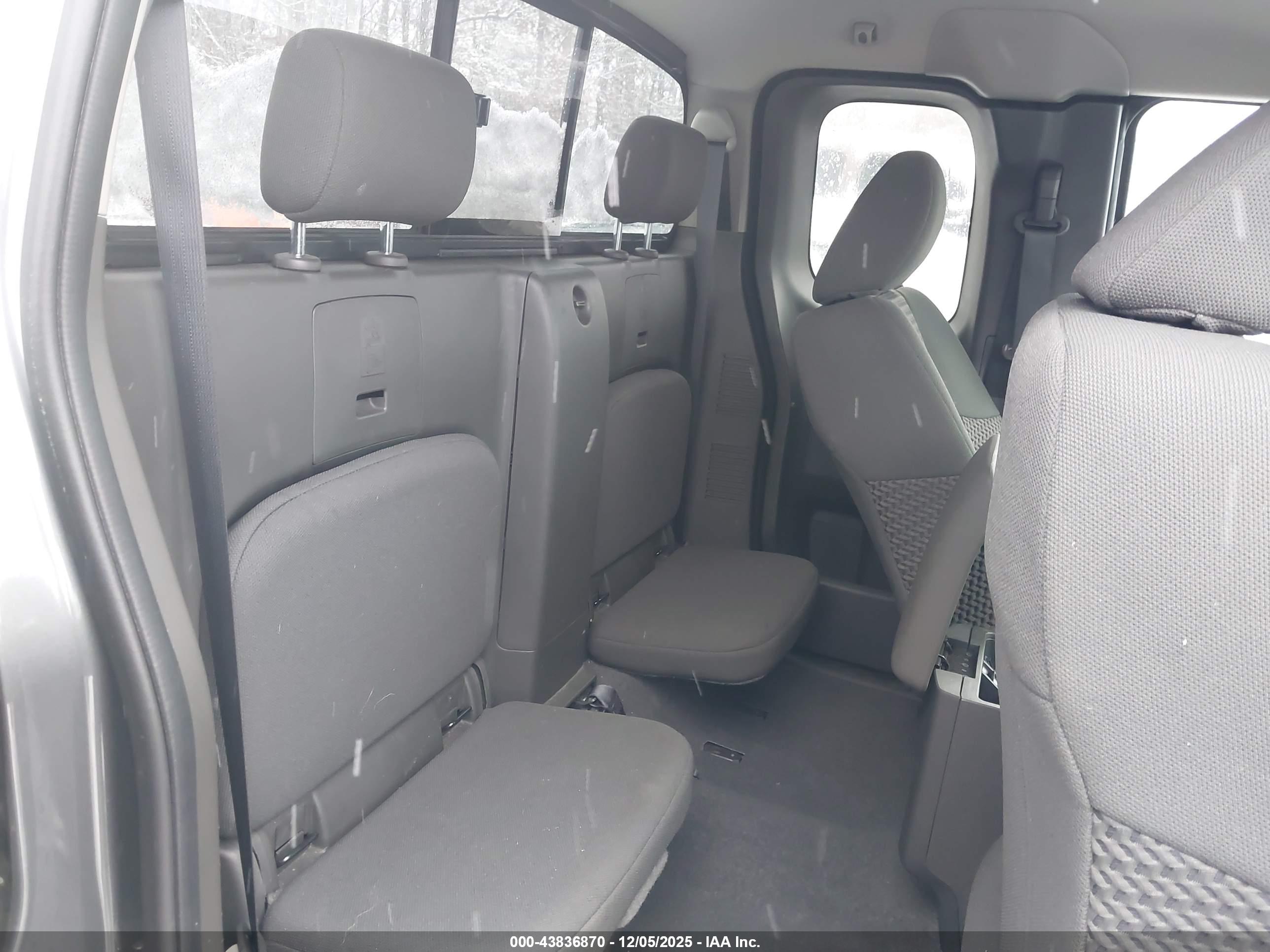 NISSAN FRONTIER image 8