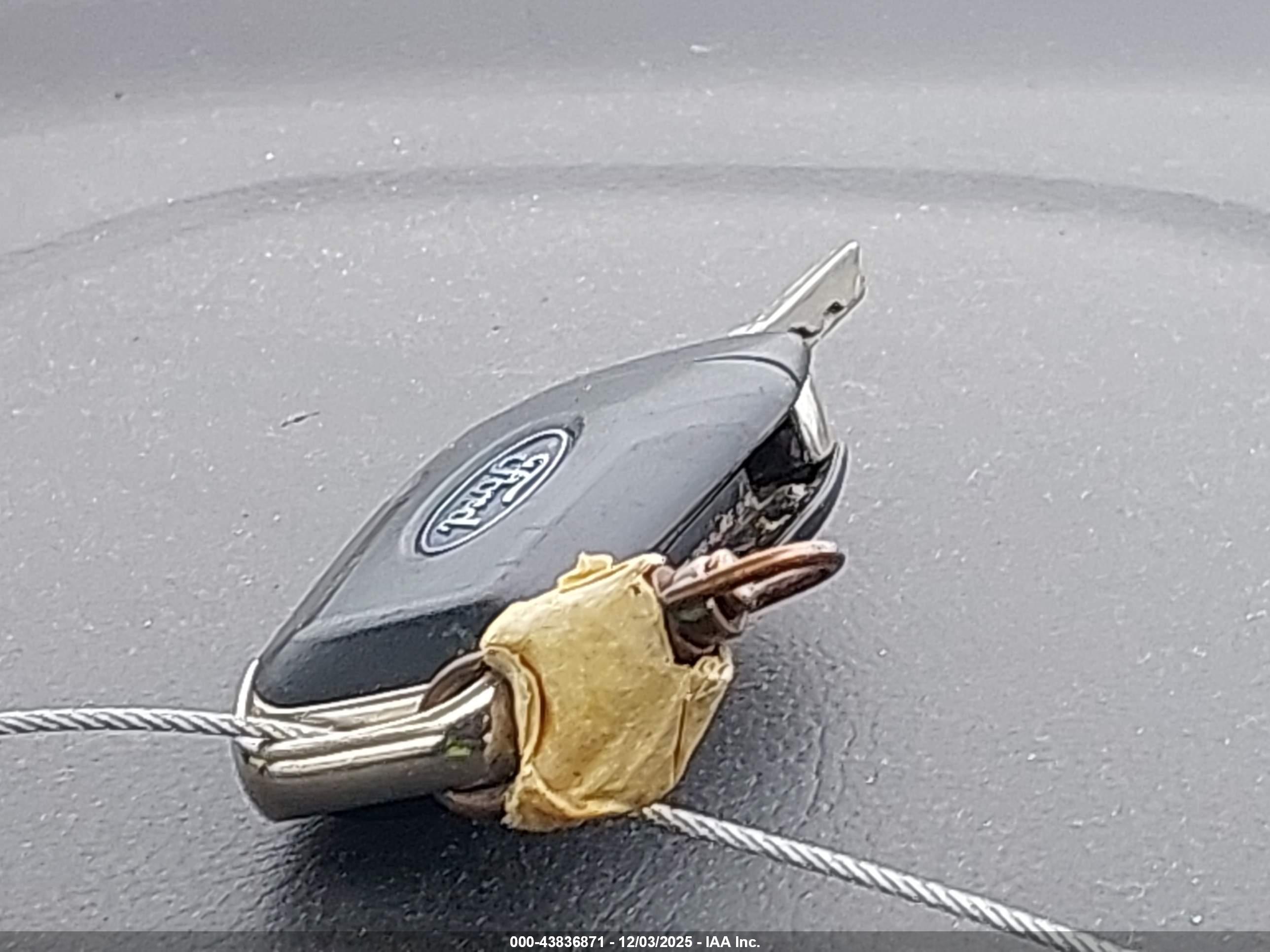 FORD FUSION image 11