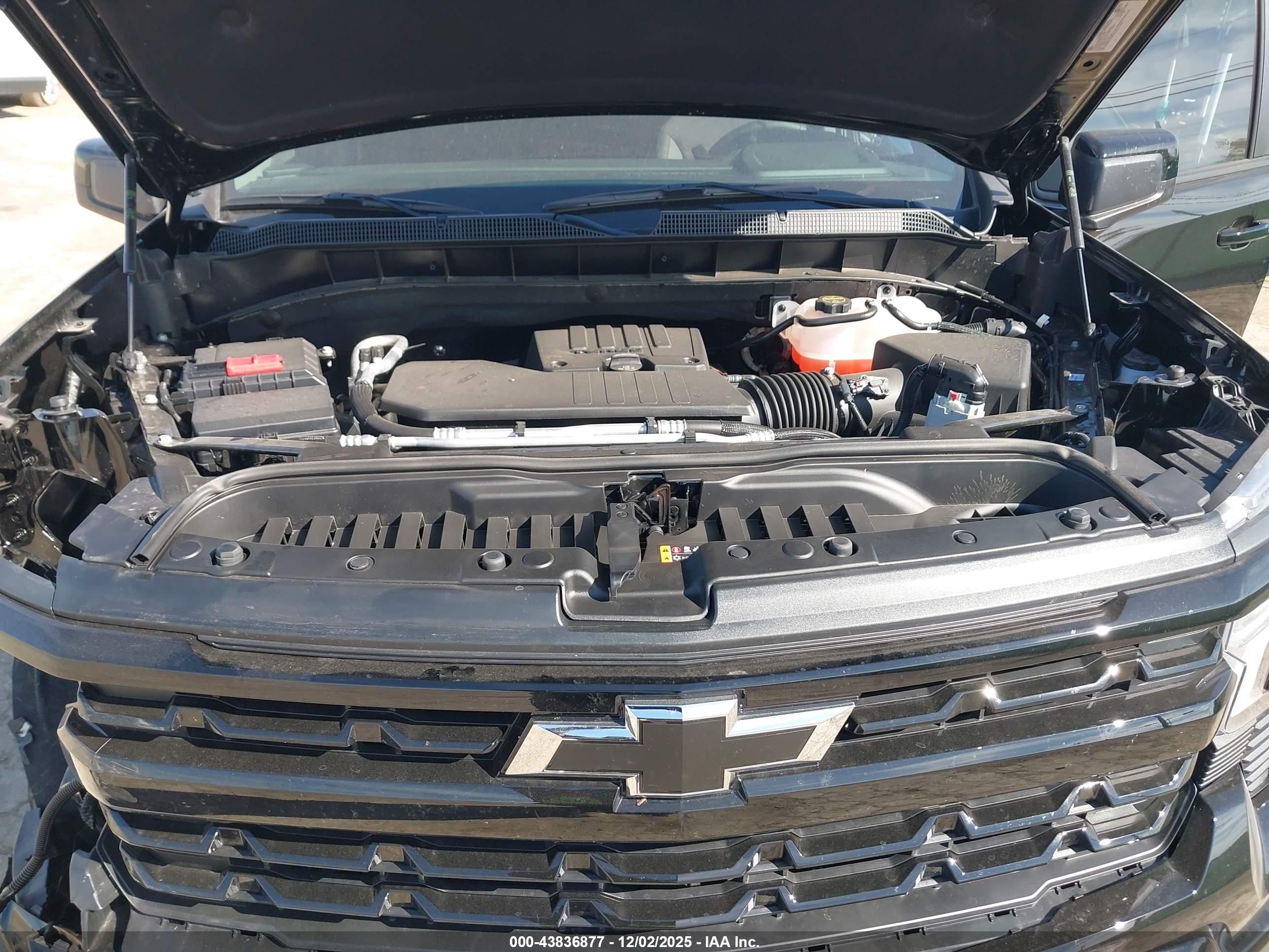 CHEVROLET SILVERADO image 10