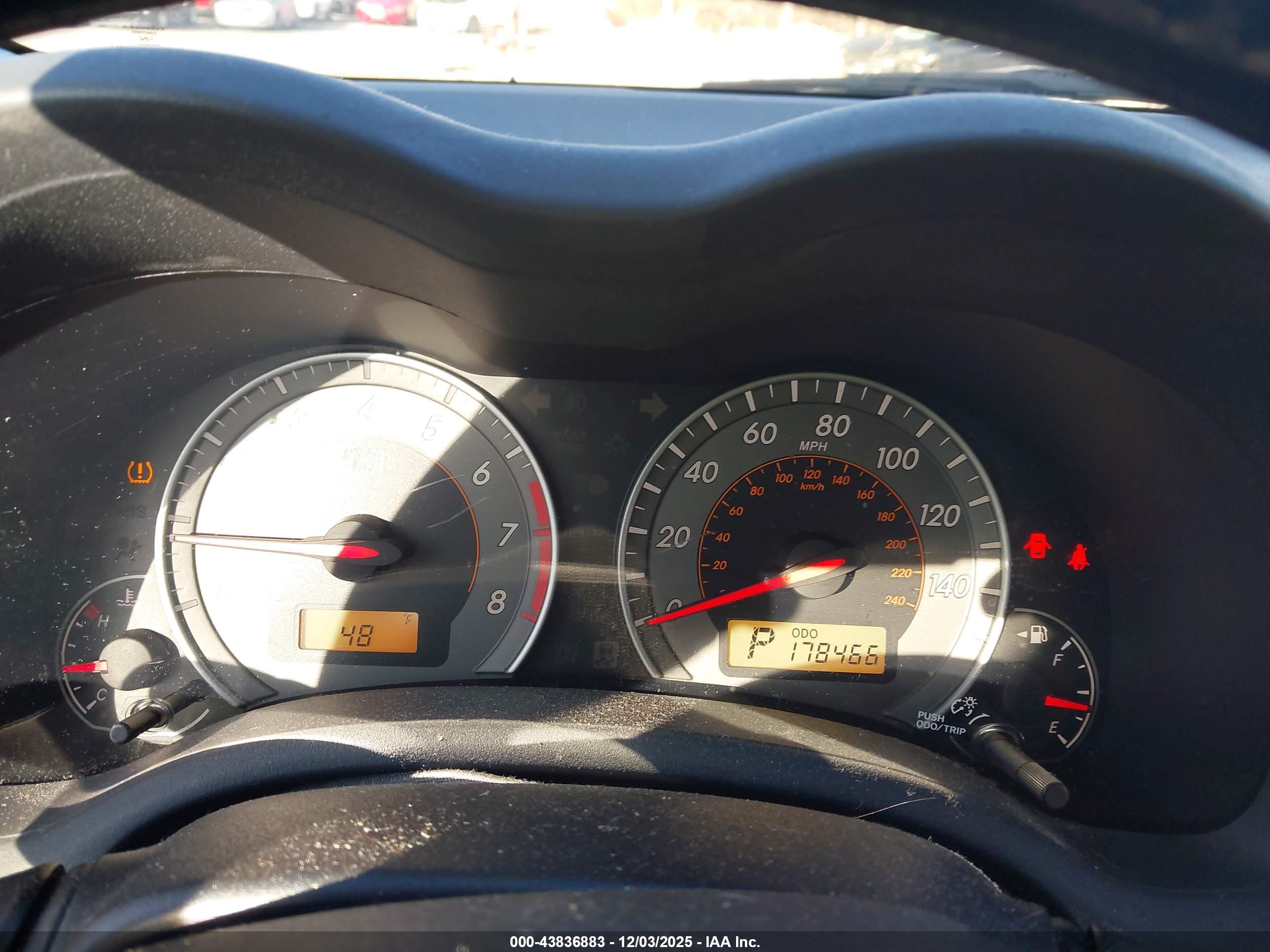 TOYOTA COROLLA image 7