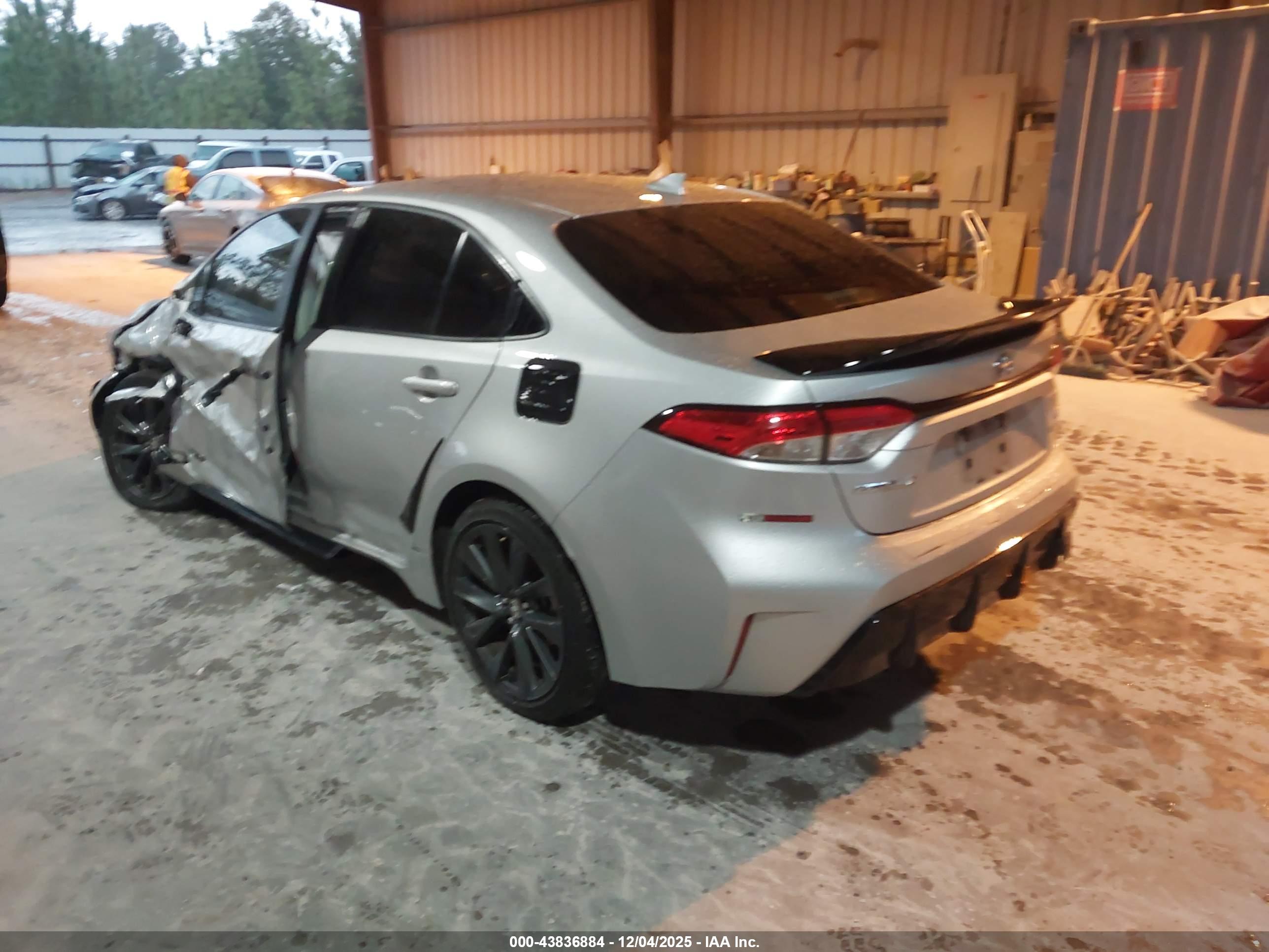 TOYOTA COROLLA image 3