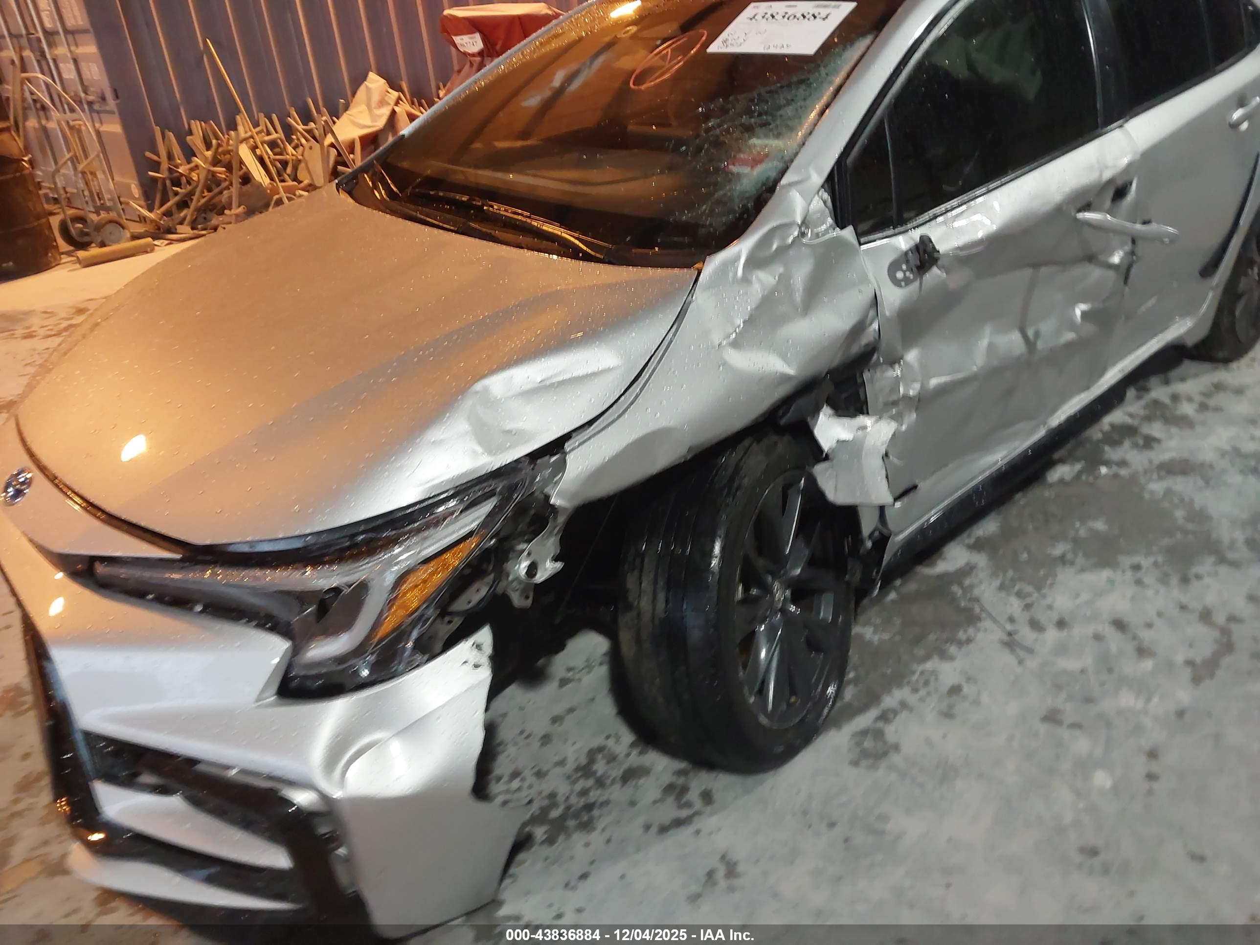 TOYOTA COROLLA image 6