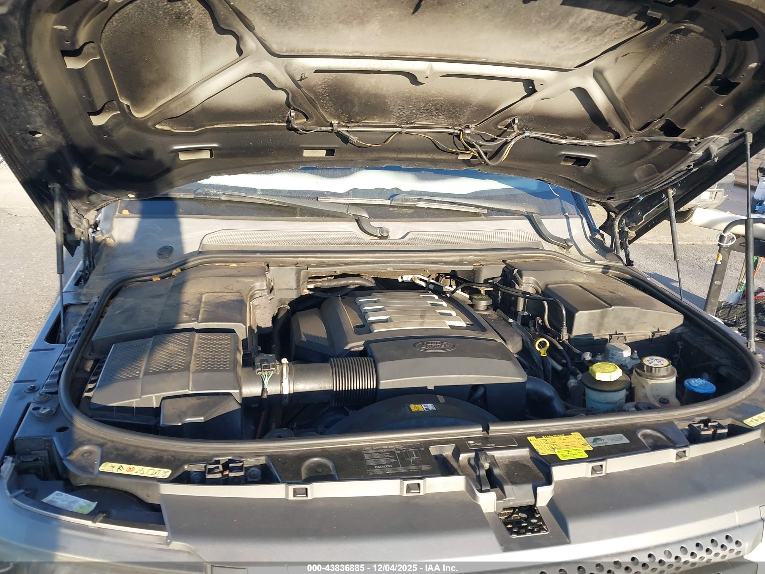 LAND ROVER image 10