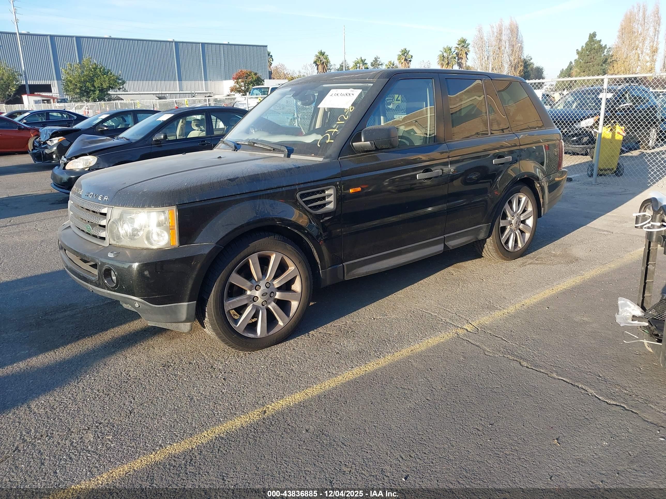 LAND ROVER image 2