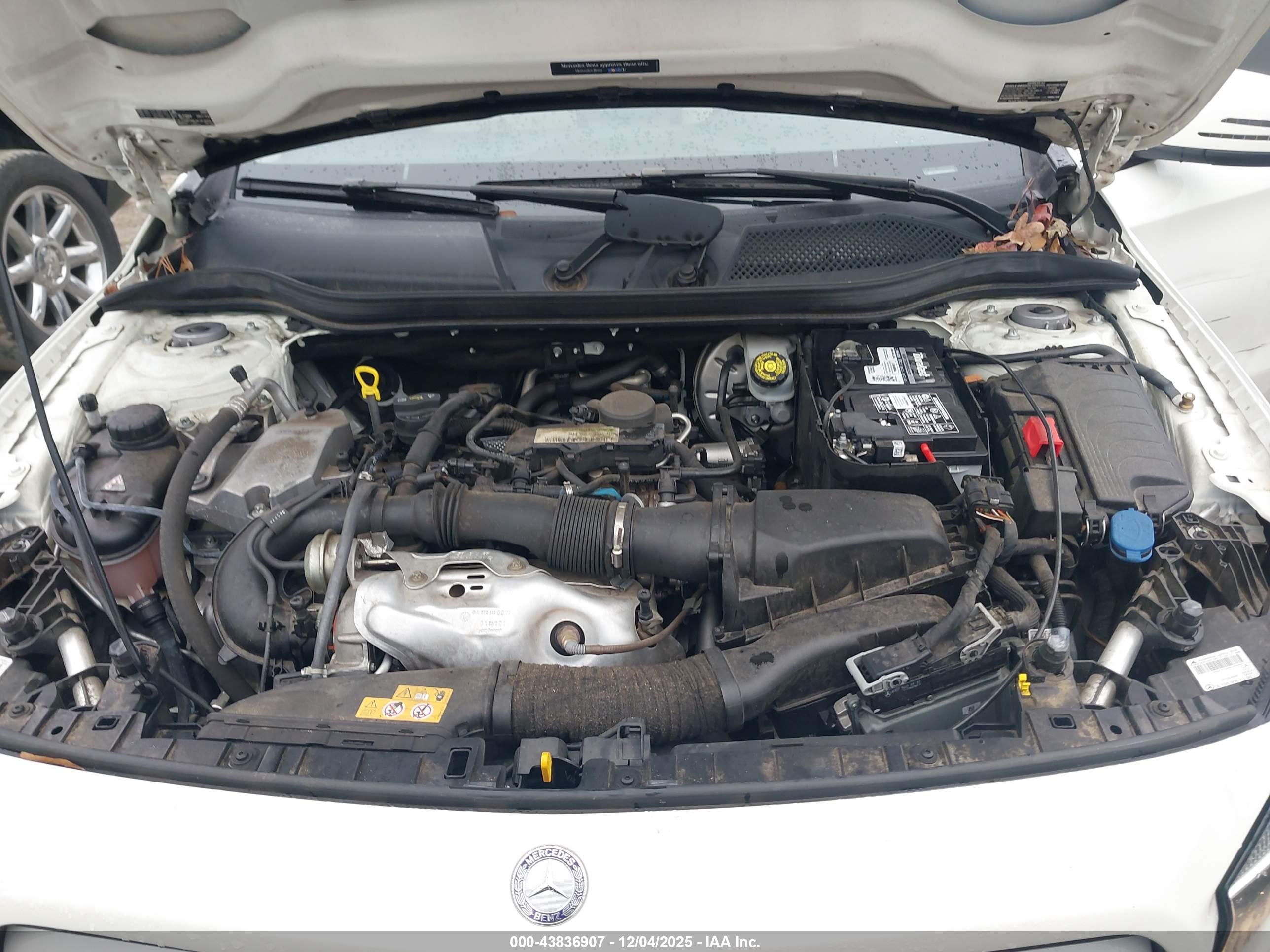 MERCEDES-BENZ GLA image 10