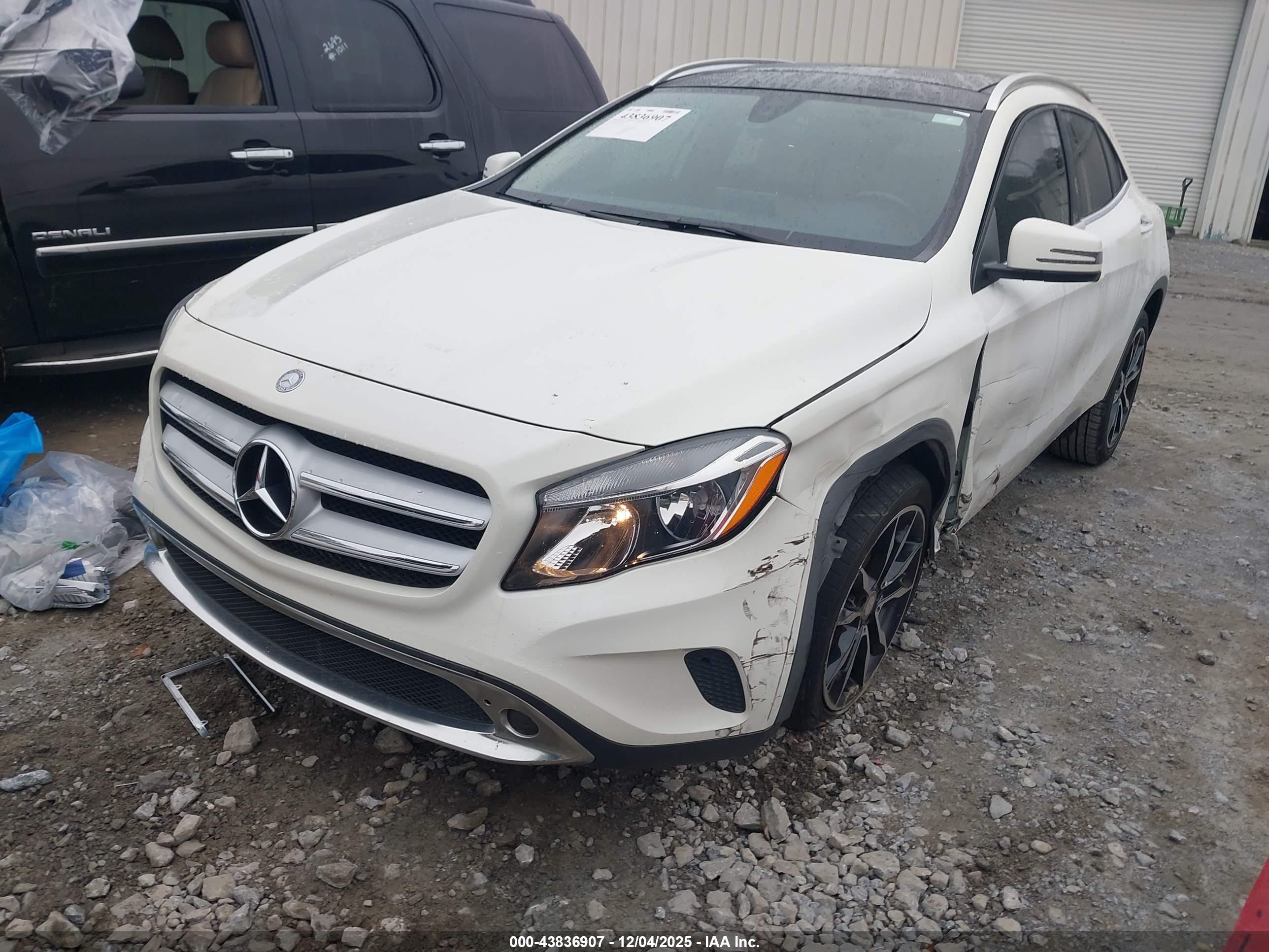 MERCEDES-BENZ GLA image 2