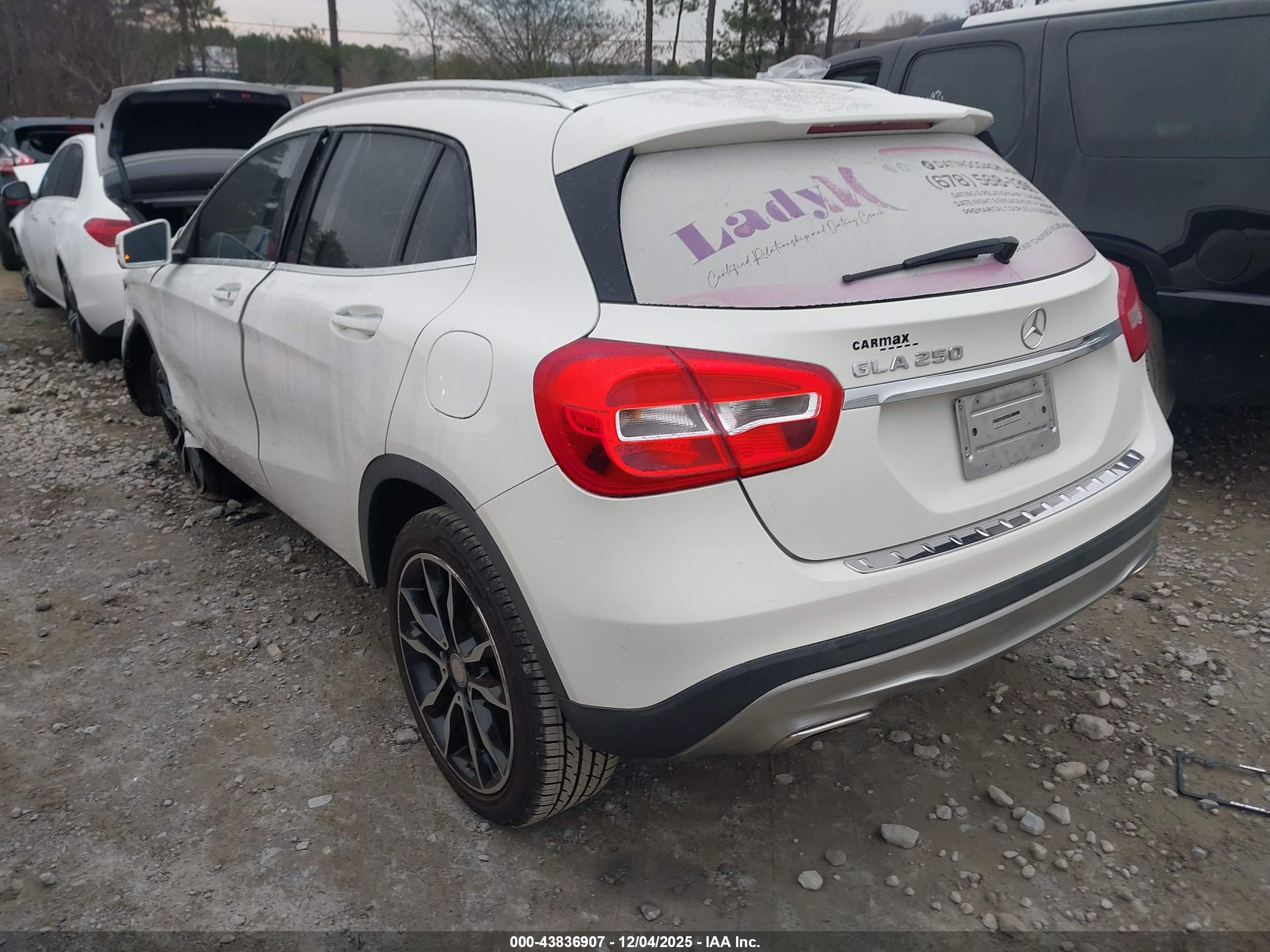 MERCEDES-BENZ GLA image 3
