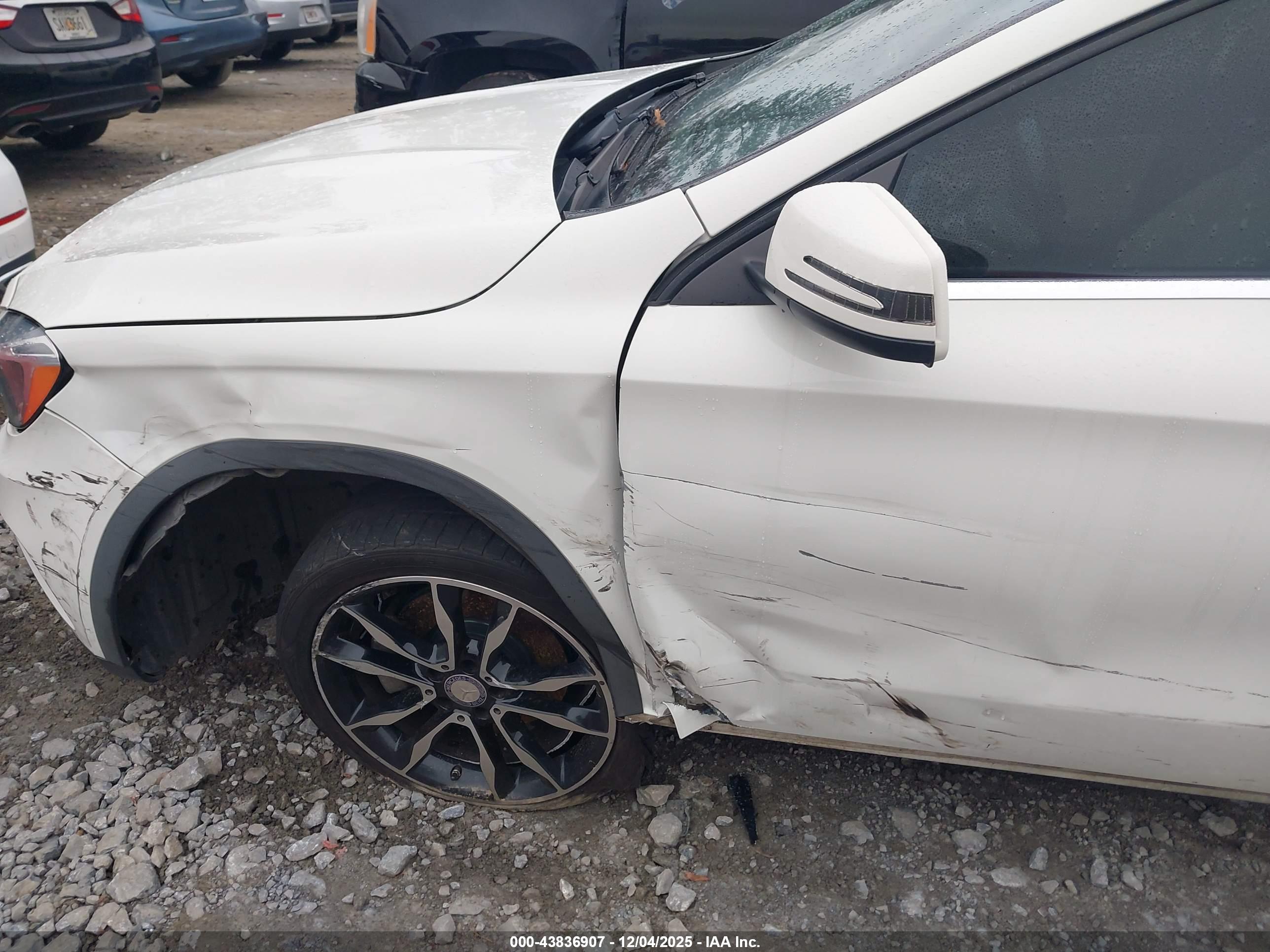 MERCEDES-BENZ GLA image 6