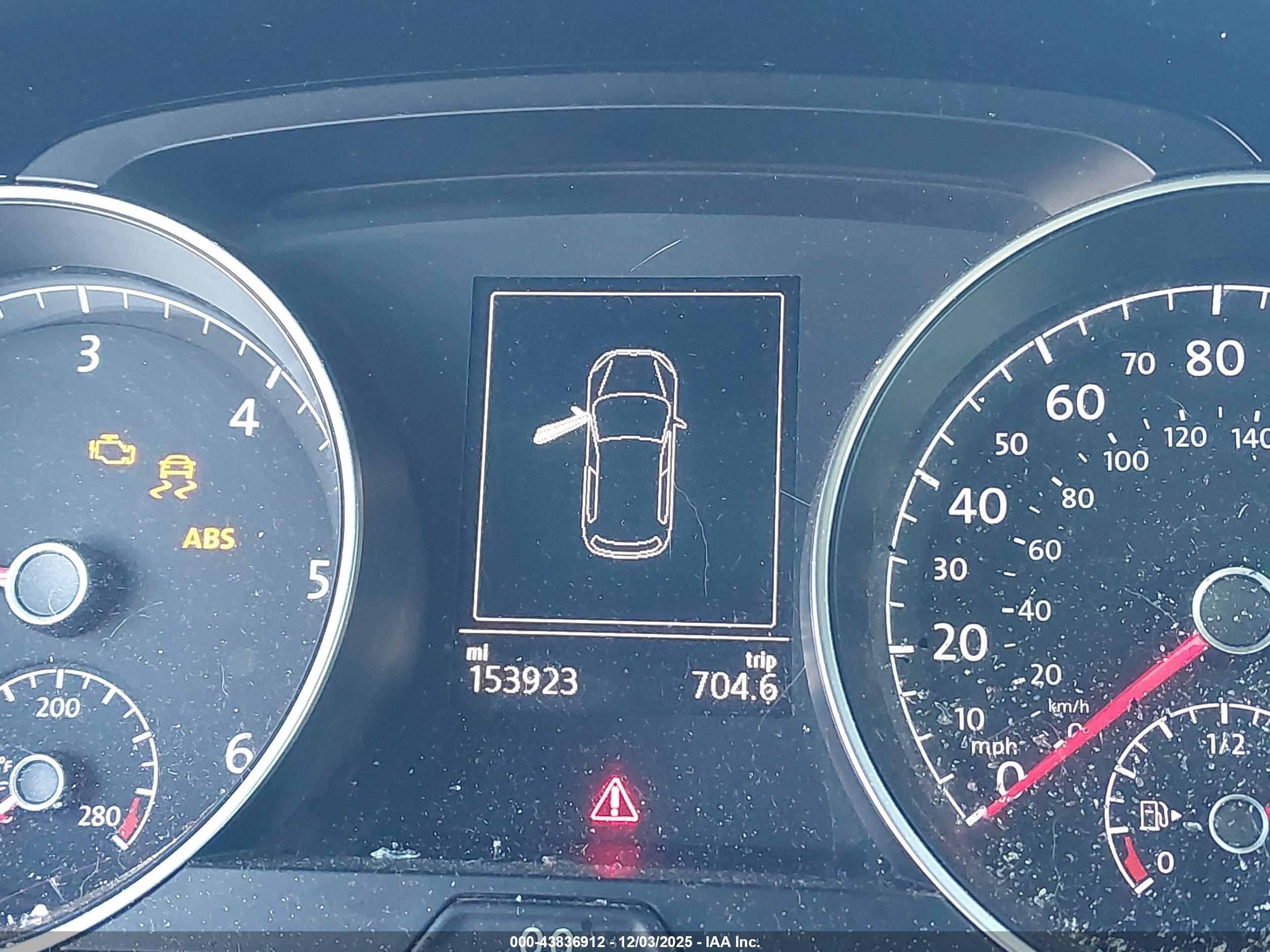 VOLKSWAGEN GOLF image 7
