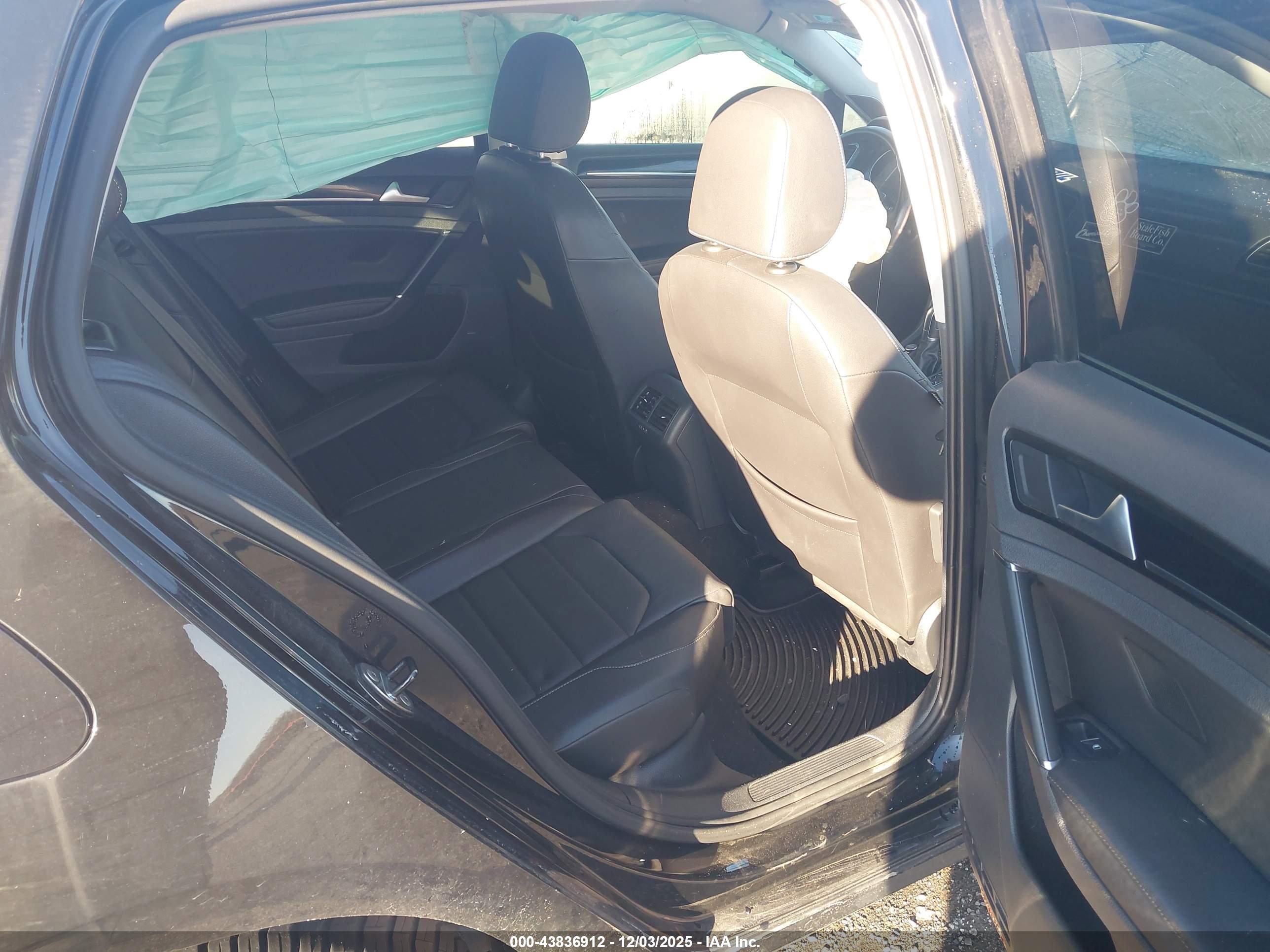 VOLKSWAGEN GOLF image 8