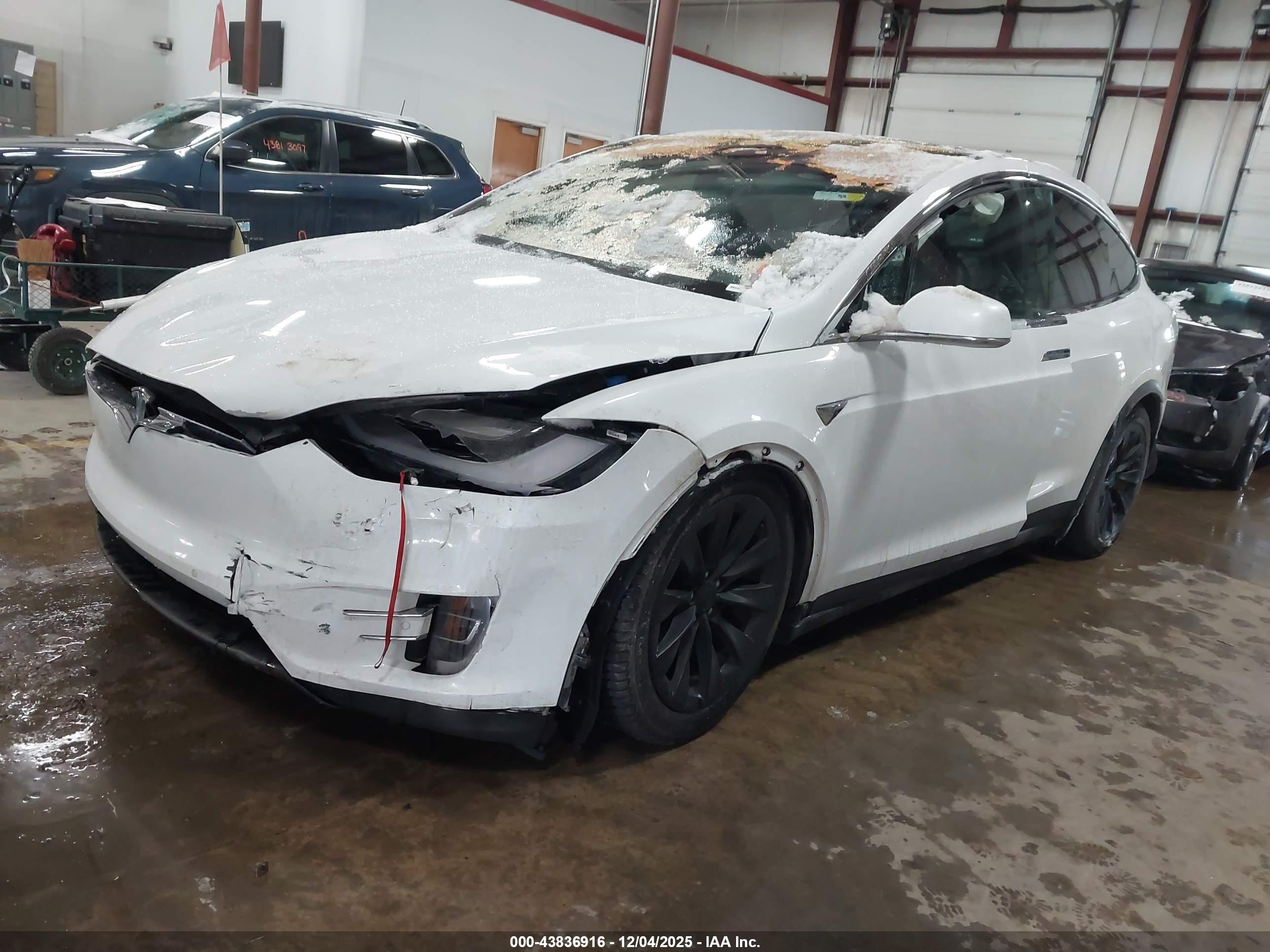 TESLA MODEL image 2
