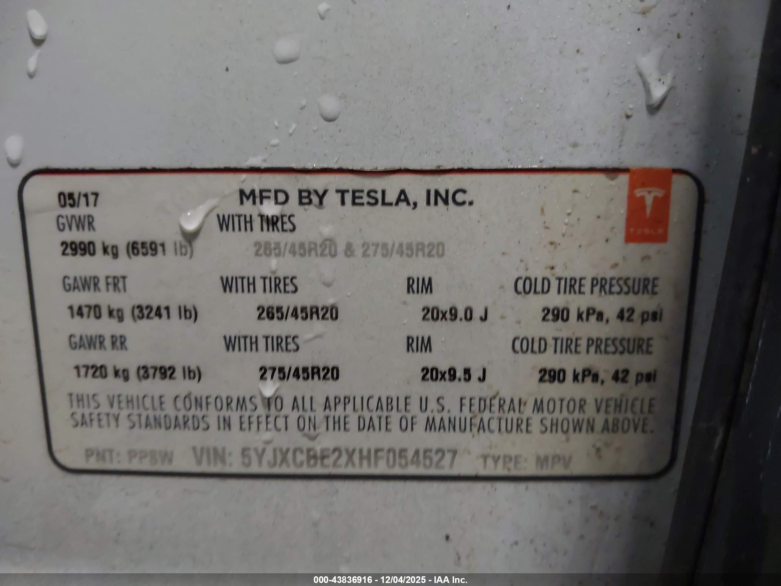 TESLA MODEL image 9