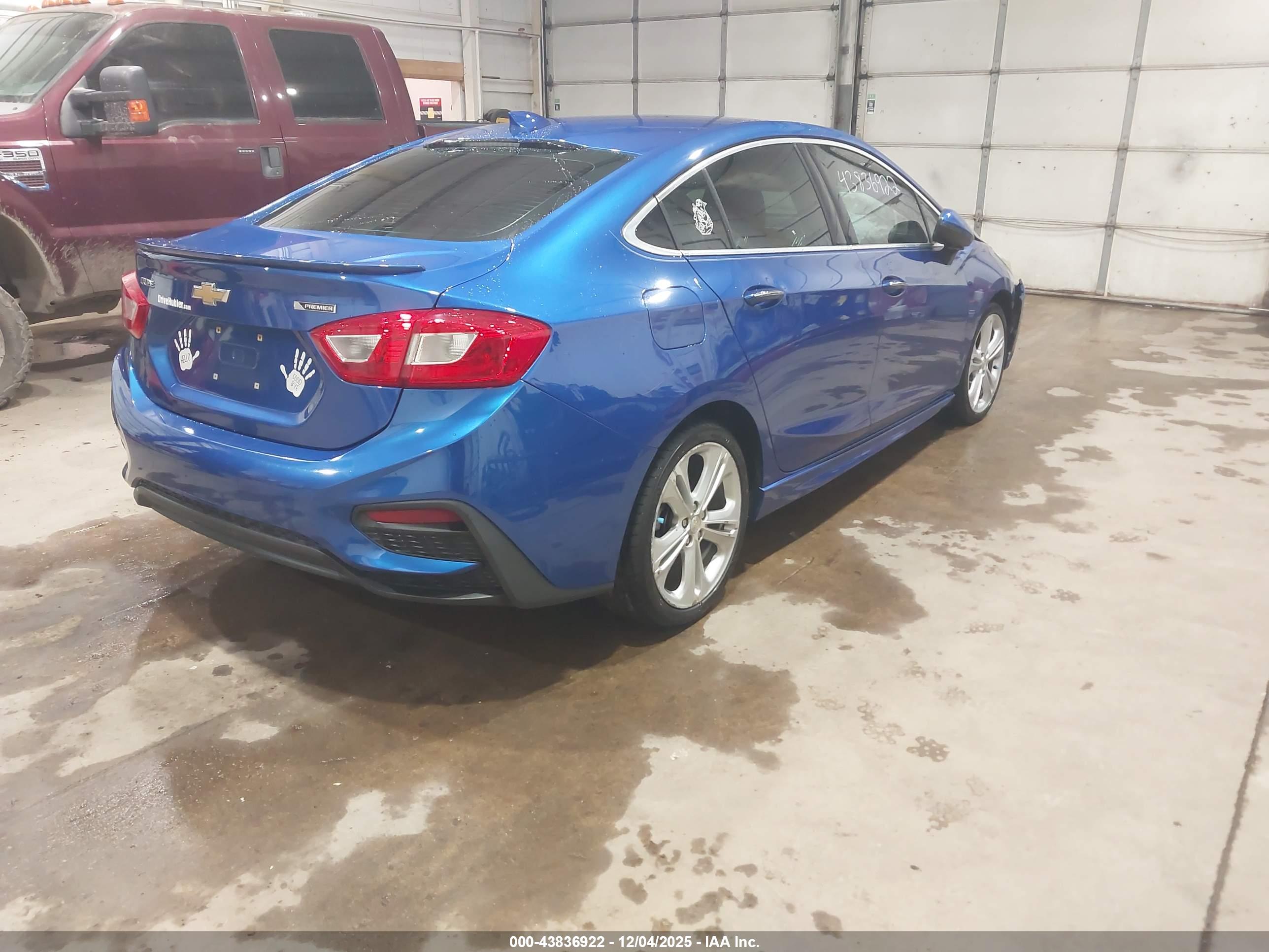 CHEVROLET CRUZE image 4