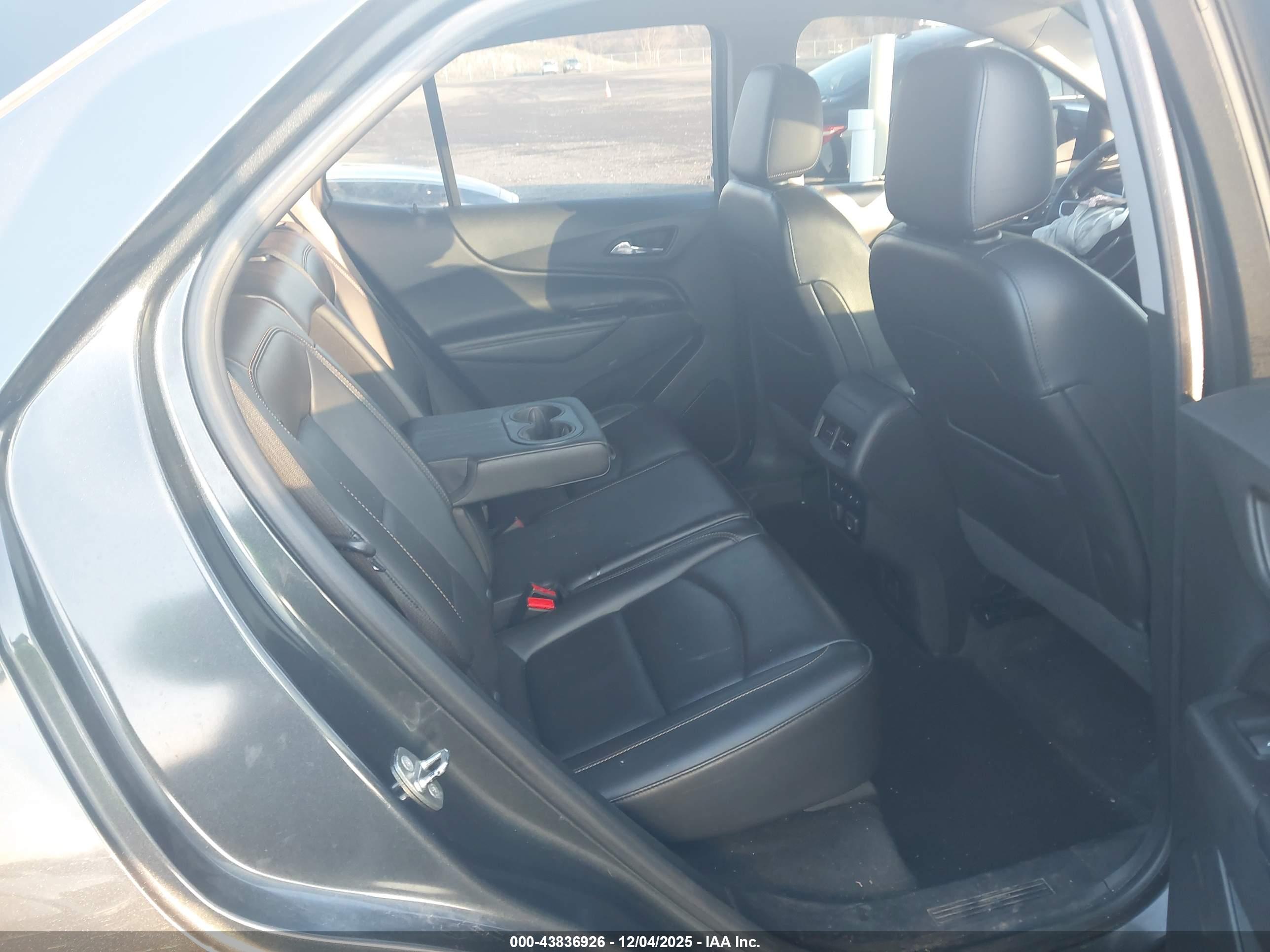 CHEVROLET EQUINOX image 8