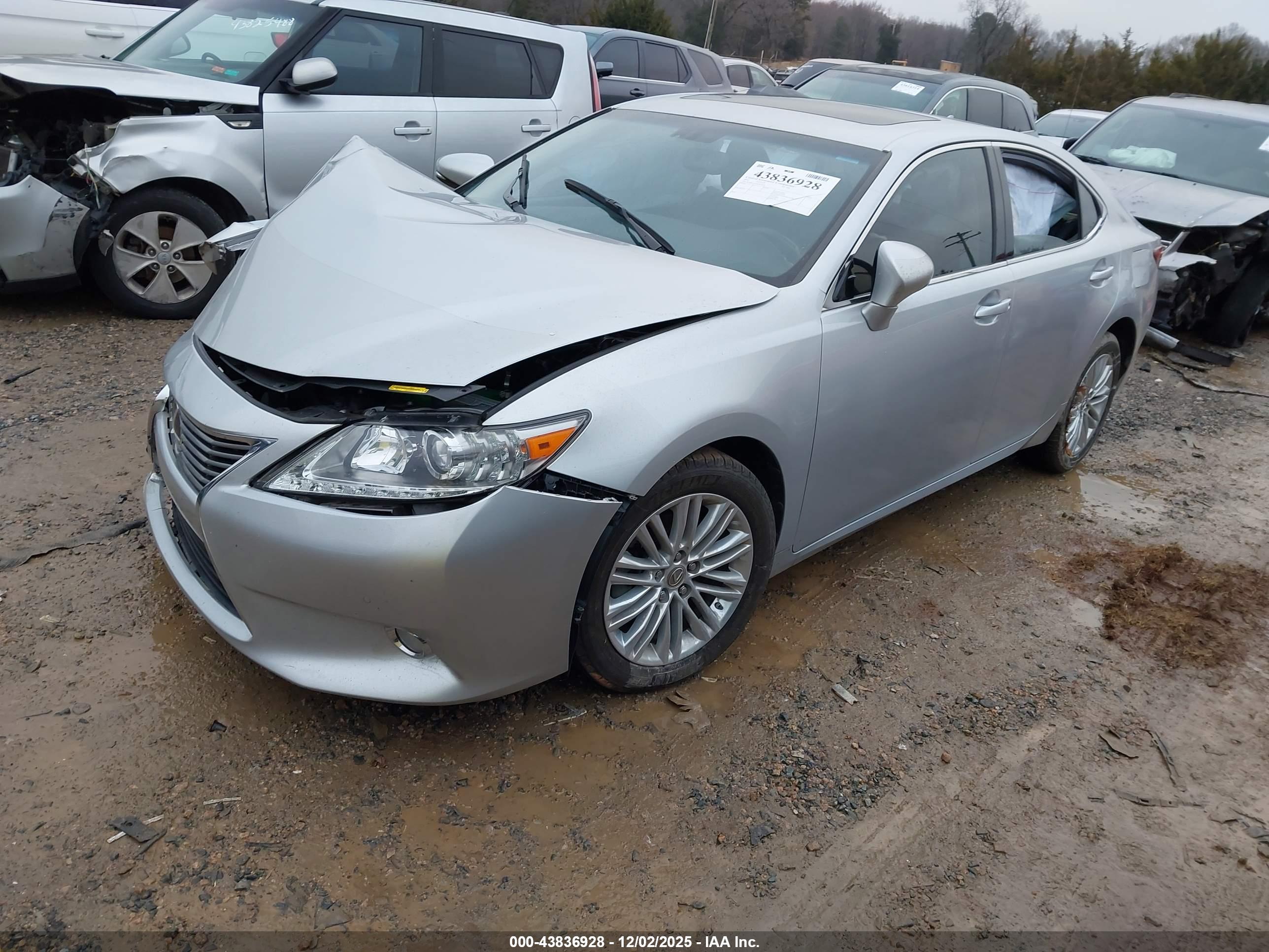 LEXUS ES image 2