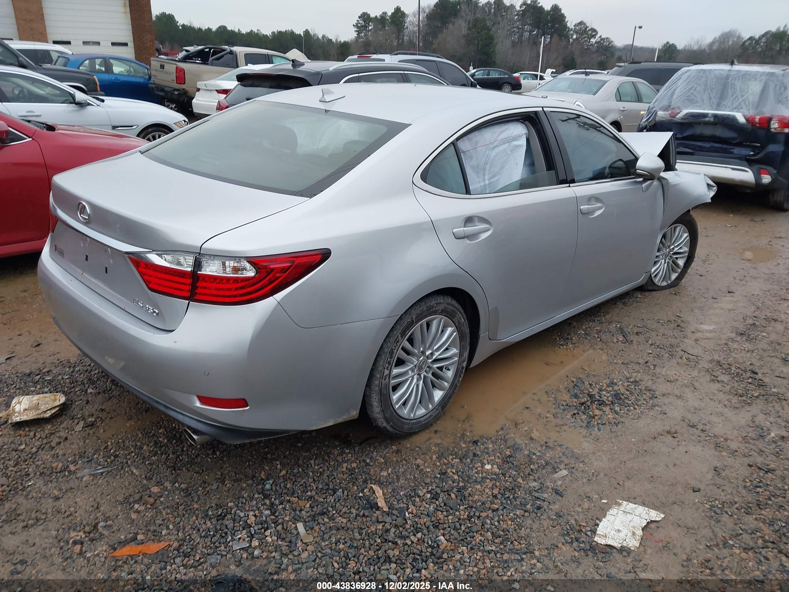 LEXUS ES image 4