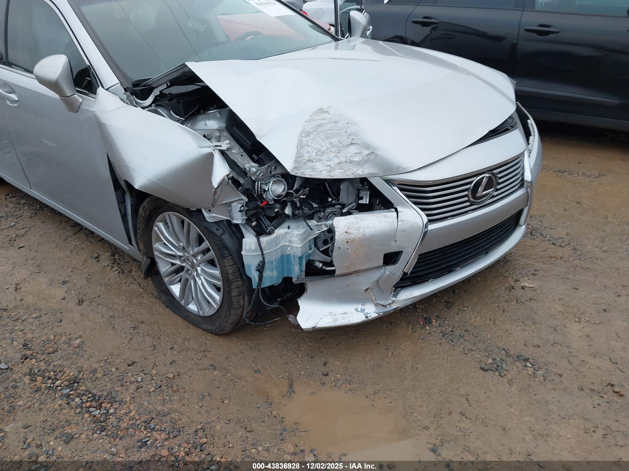 LEXUS ES image 6