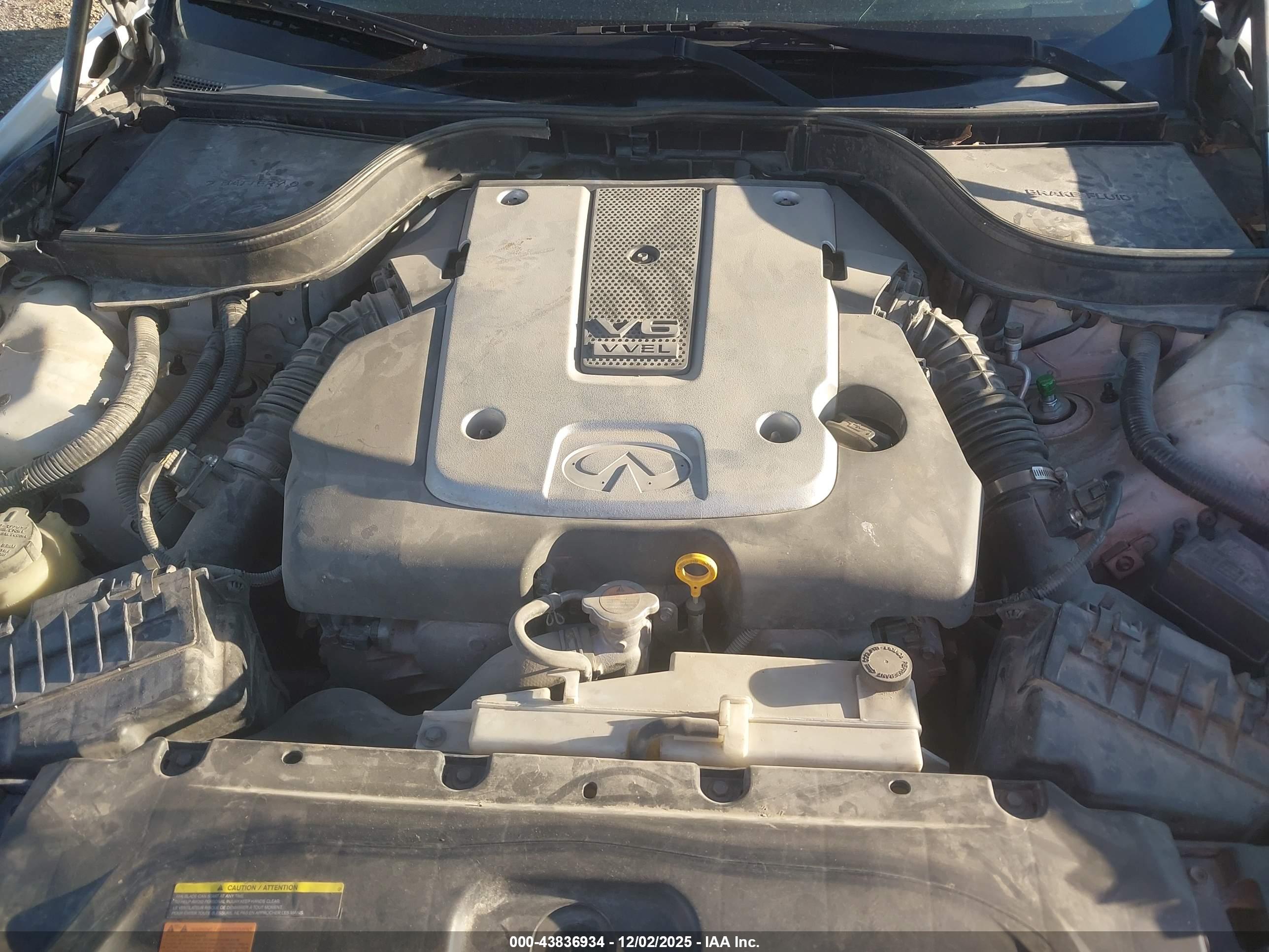 INFINITI G37 image 10