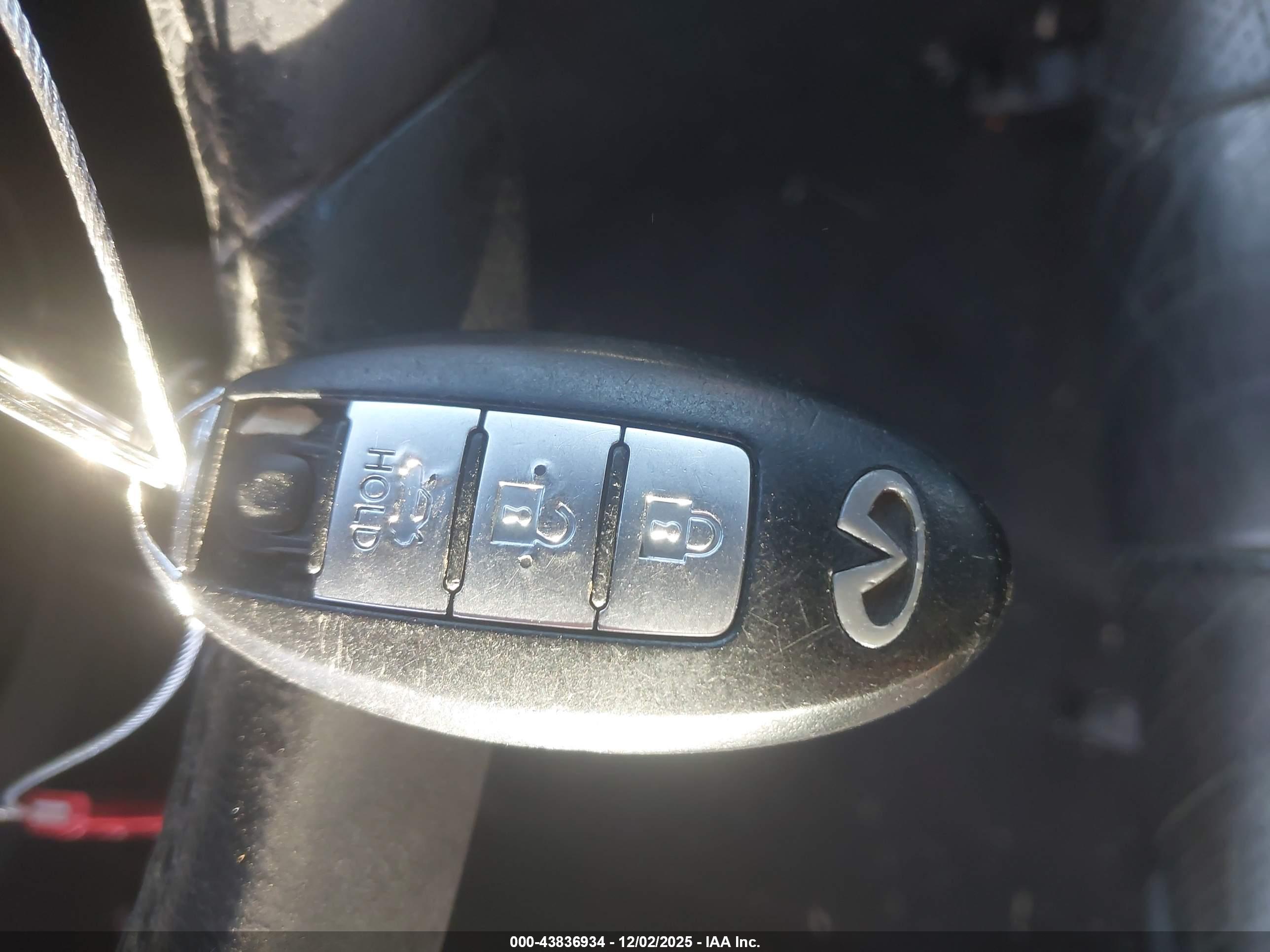 INFINITI G37 image 11
