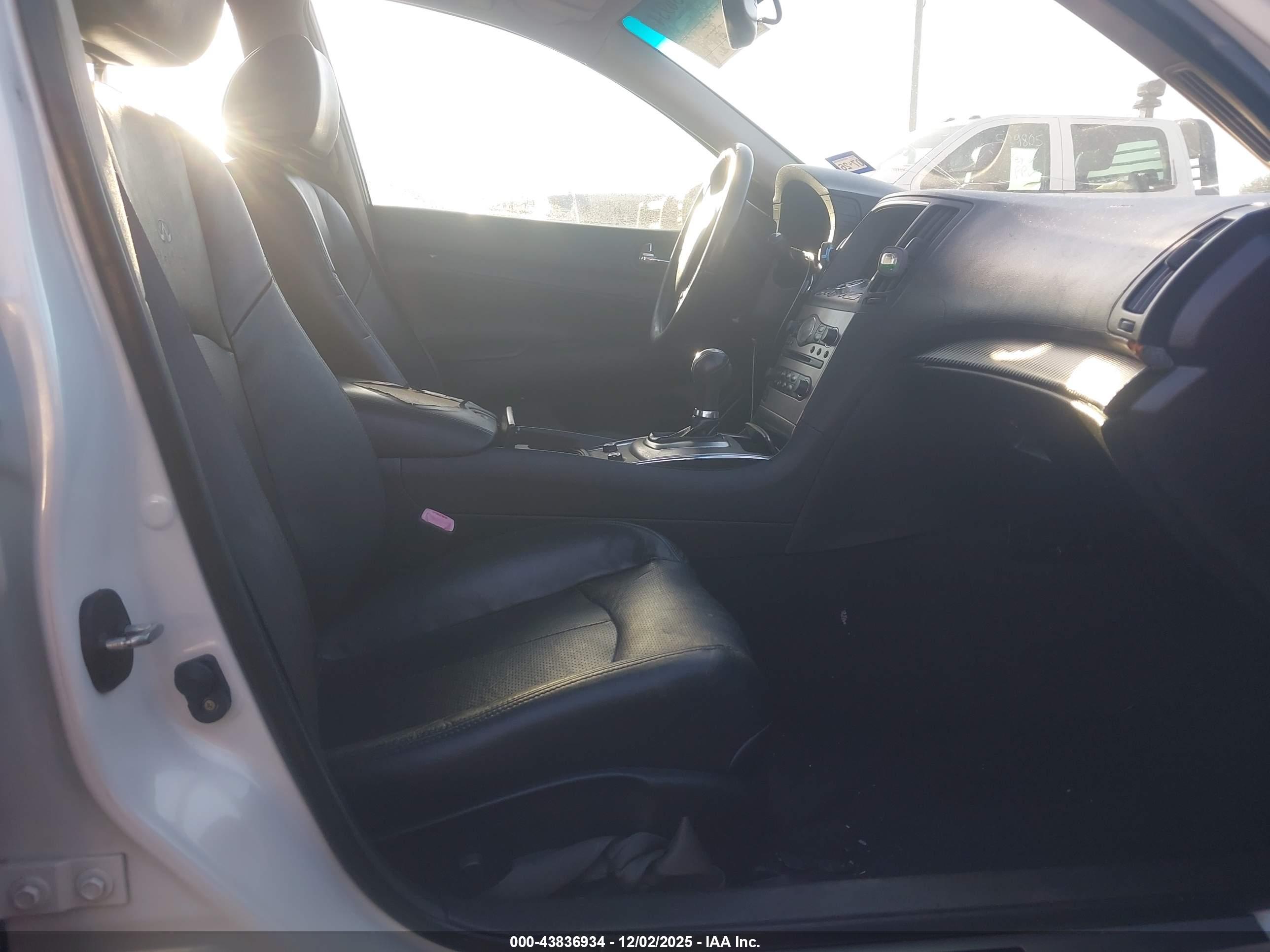 INFINITI G37 image 5
