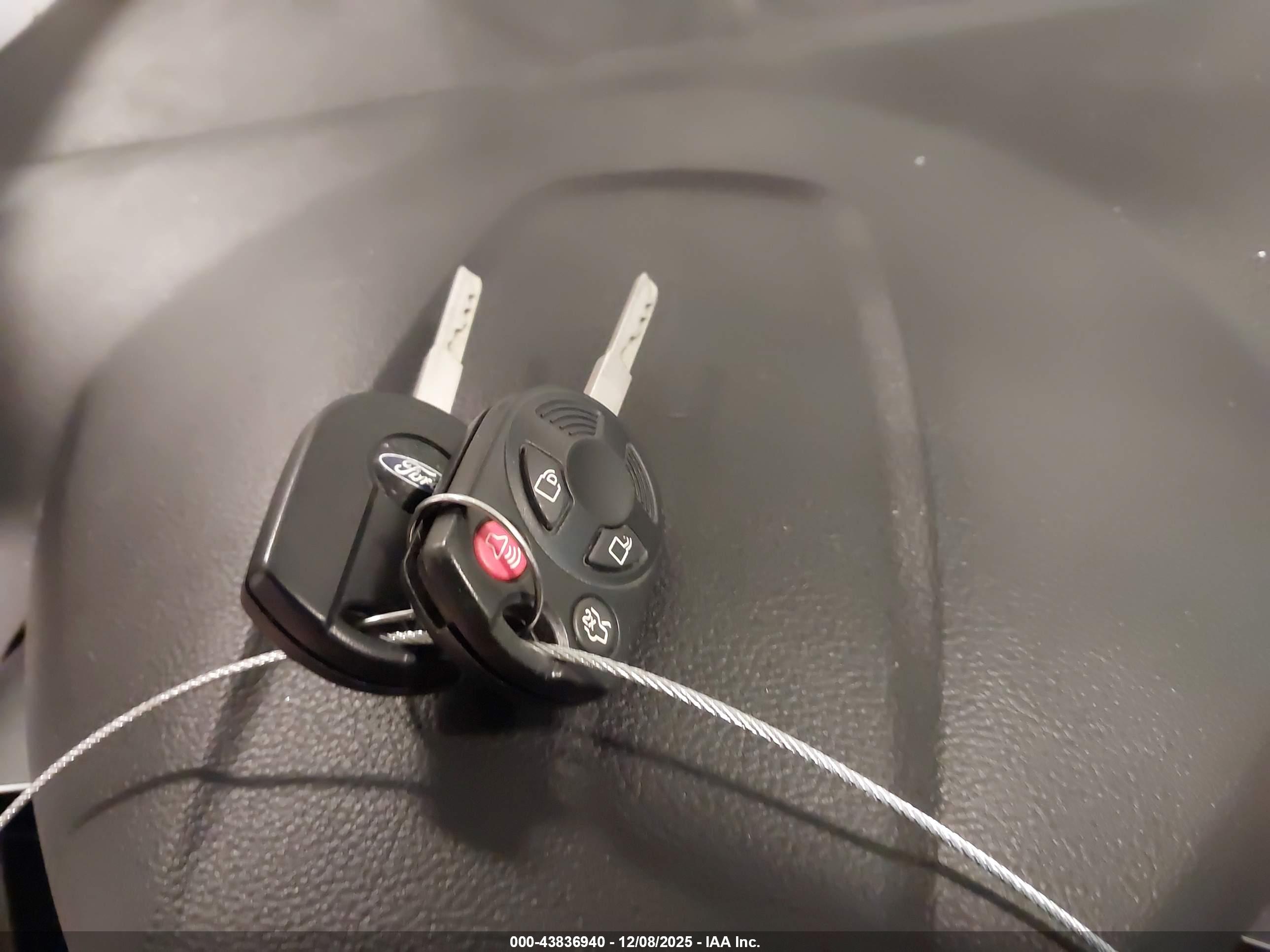 FORD ESCAPE image 11